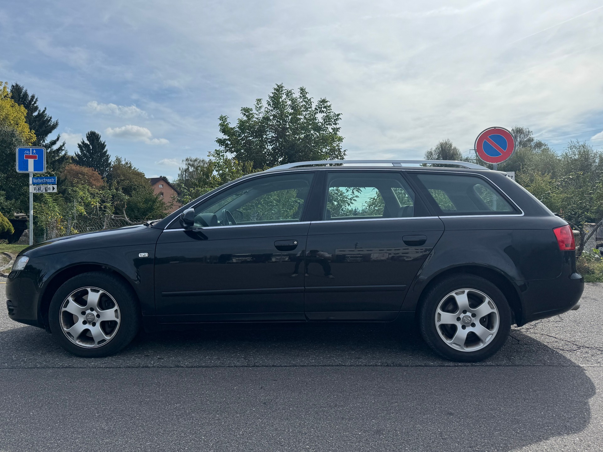AUDI A4 Avant 2.0 Turbo FSI quattro-image-3