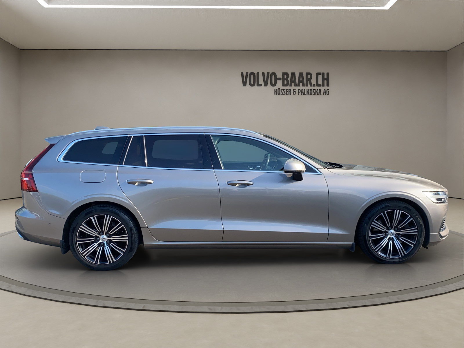 VOLVO V60 2.0 T8 TE Inscription eAWD-image-5