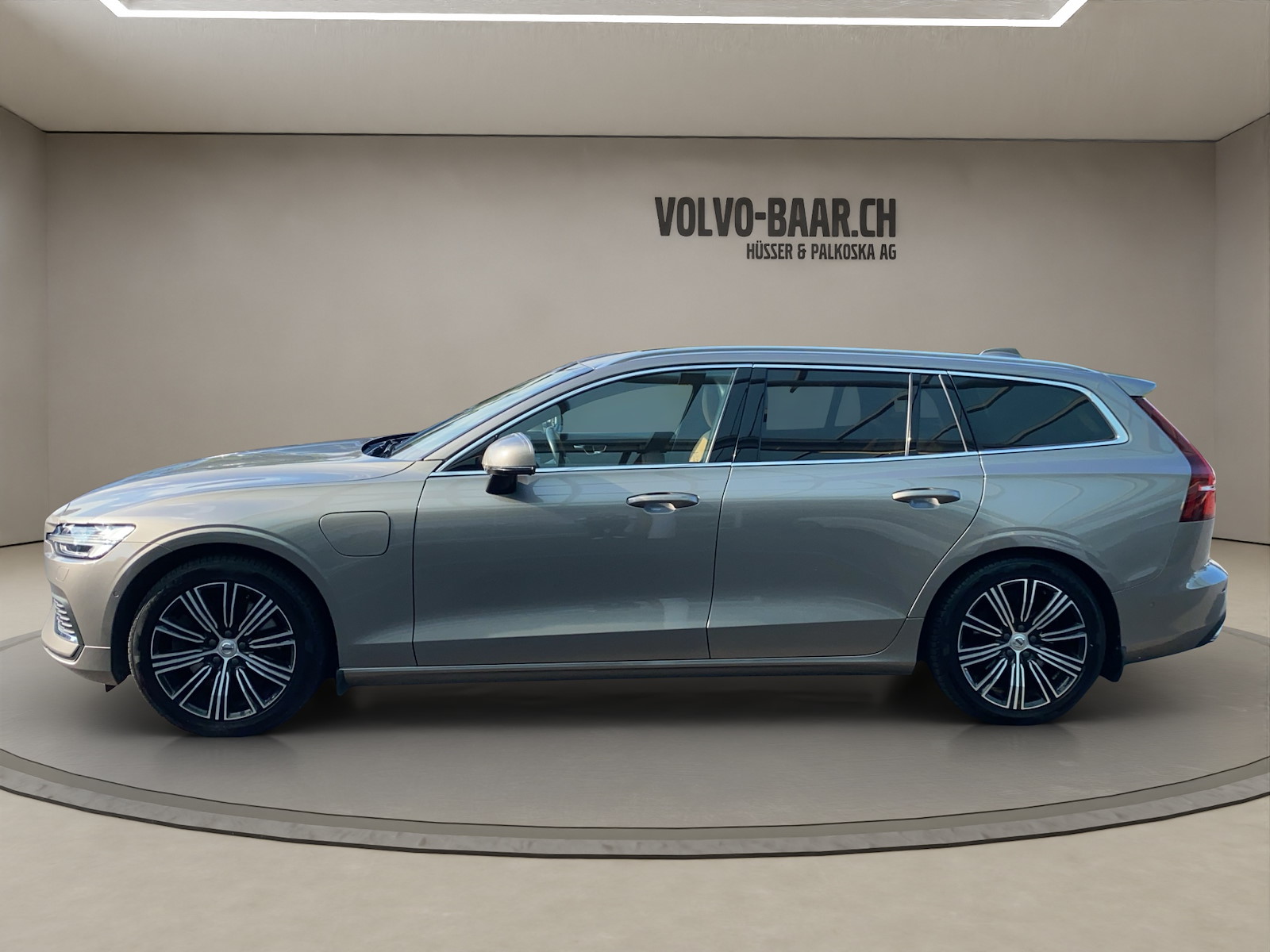 VOLVO V60 2.0 T8 TE Inscription eAWD-image-1