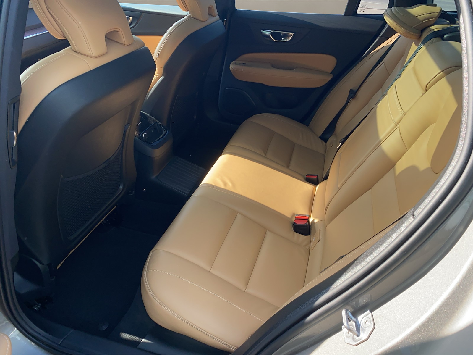 VOLVO V60 2.0 T8 TE Inscription eAWD-image-9