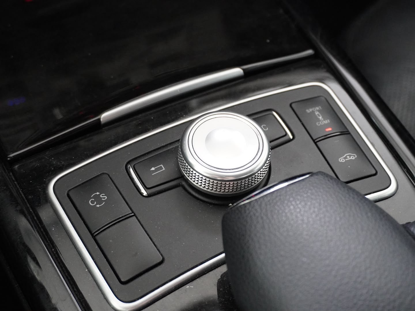 MERCEDES-BENZ E 350 Avantgarde 4Matic 7G-Tronic-image-10