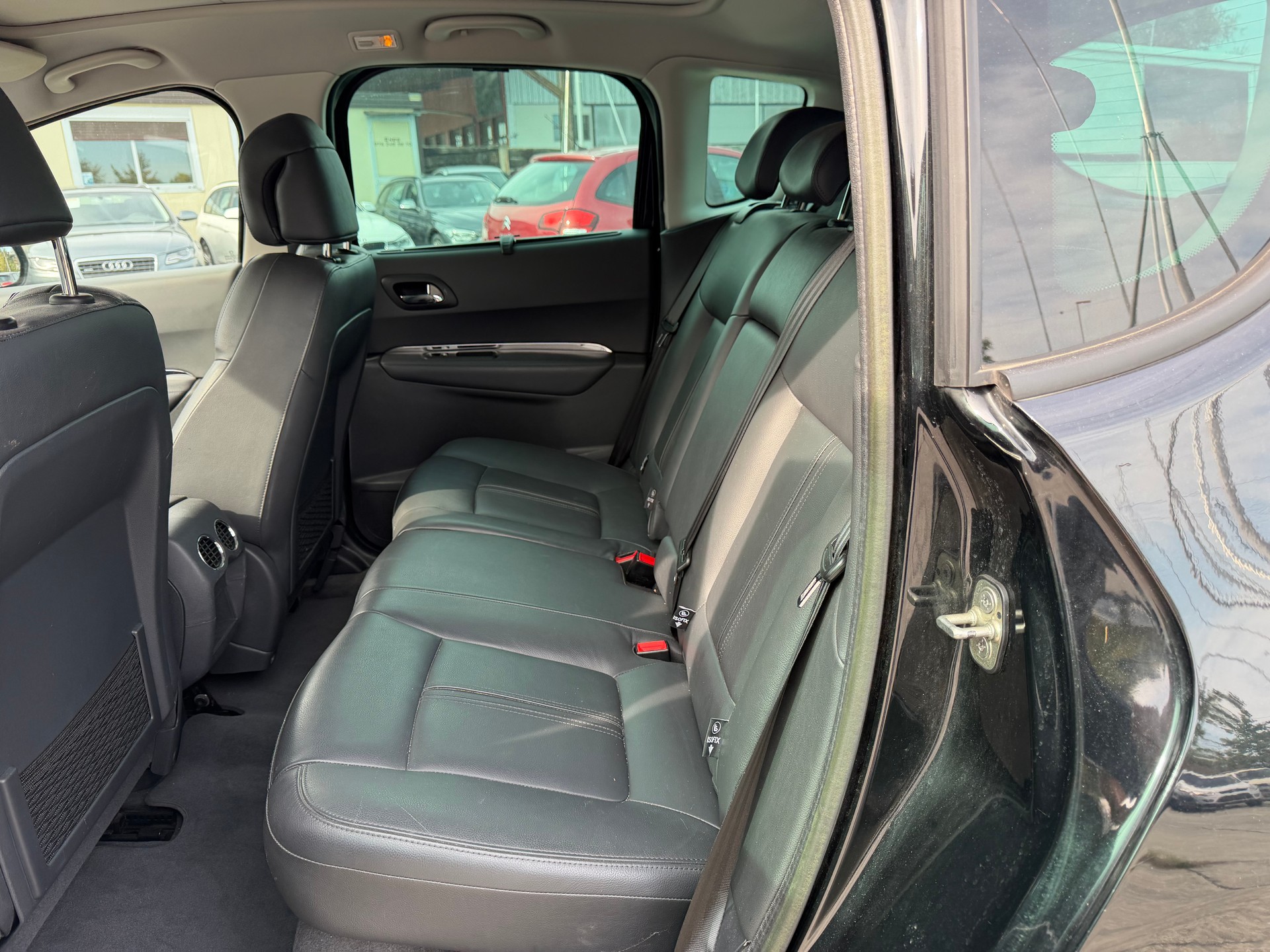 PEUGEOT 3008 1.6 16V T Platinum Tiptronic-image-9