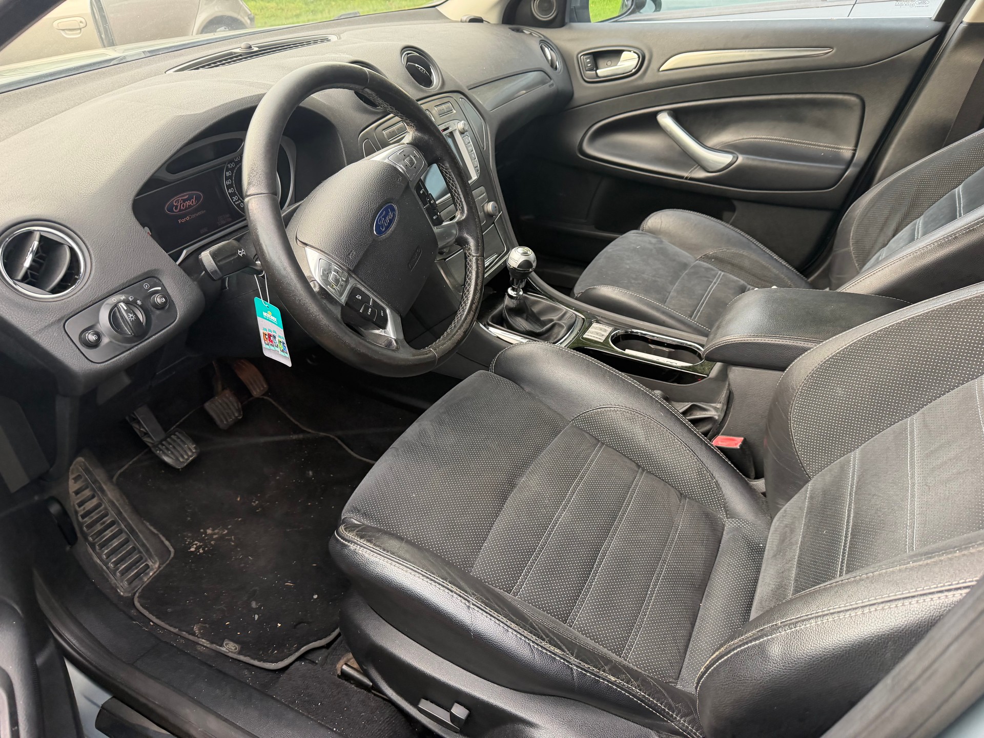 FORD Mondeo 2.5i 20V Titanium-image-3