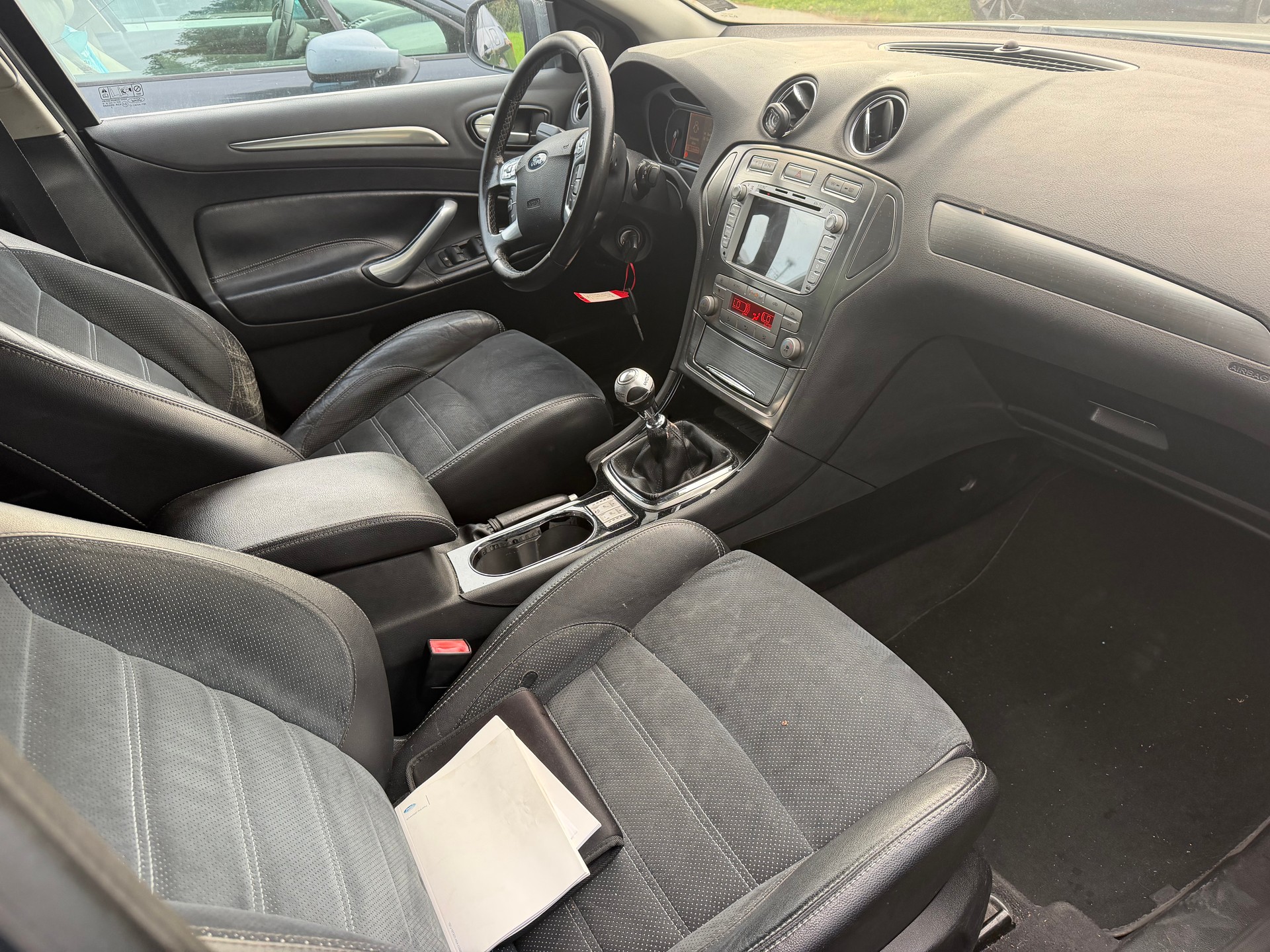 FORD Mondeo 2.5i 20V Titanium-image-11