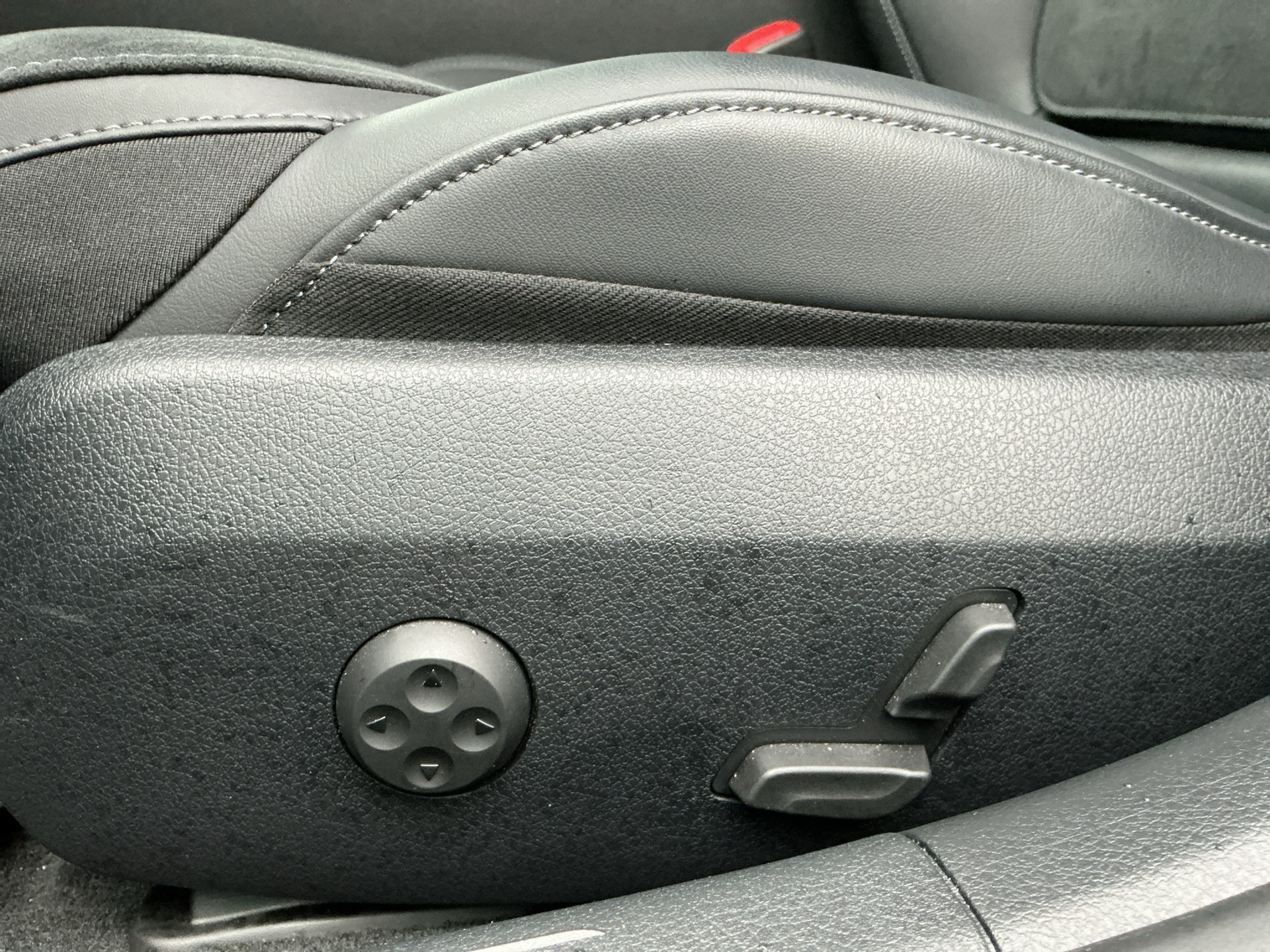 MERCEDES-BENZ C 180-image-7