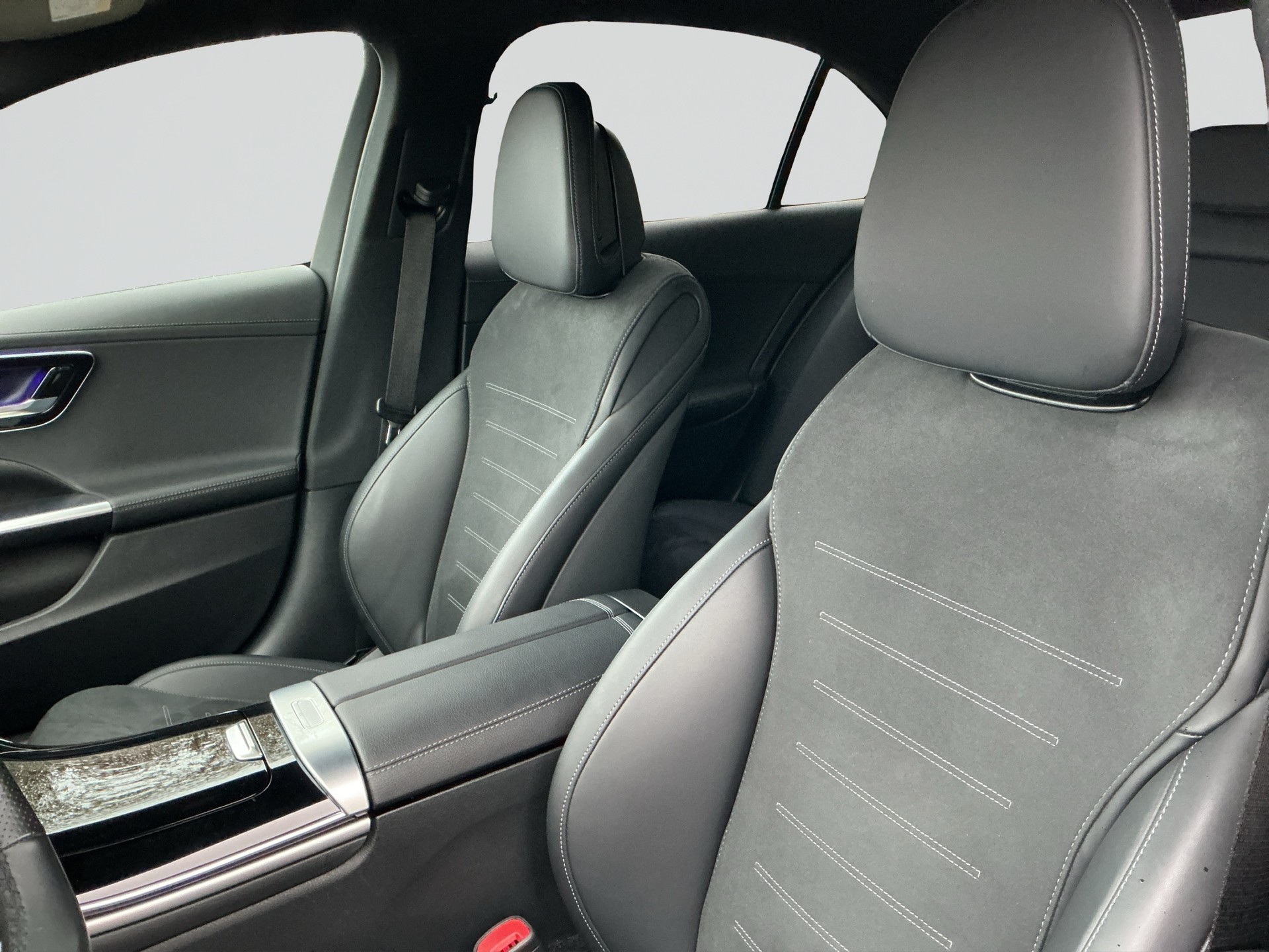 MERCEDES-BENZ C 180-image-6