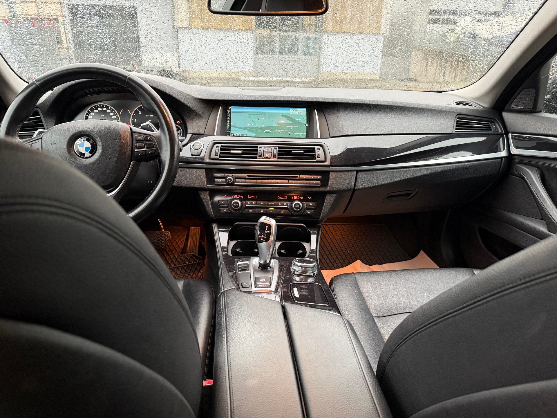 BMW 520d Touring Steptronic-image-11