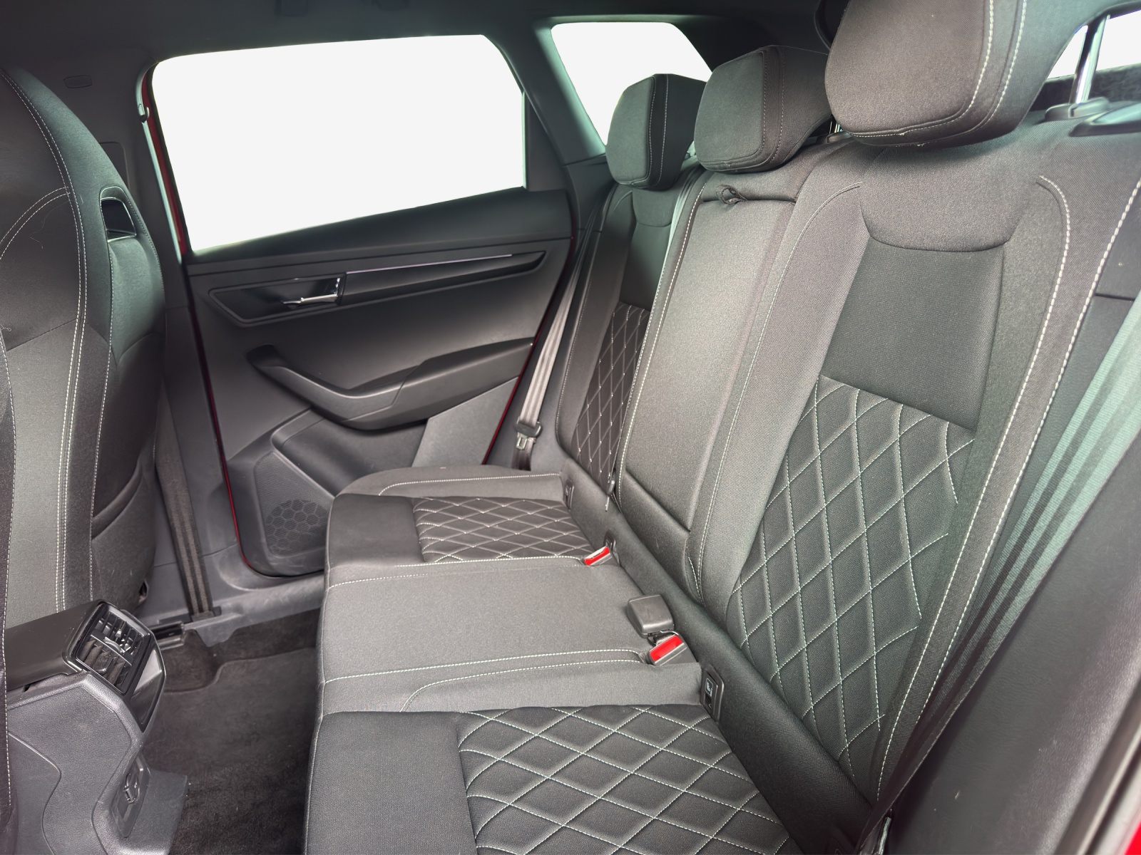 SKODA Karoq 2.0 TDI CR Sport Line 4x4 DSG-image-11