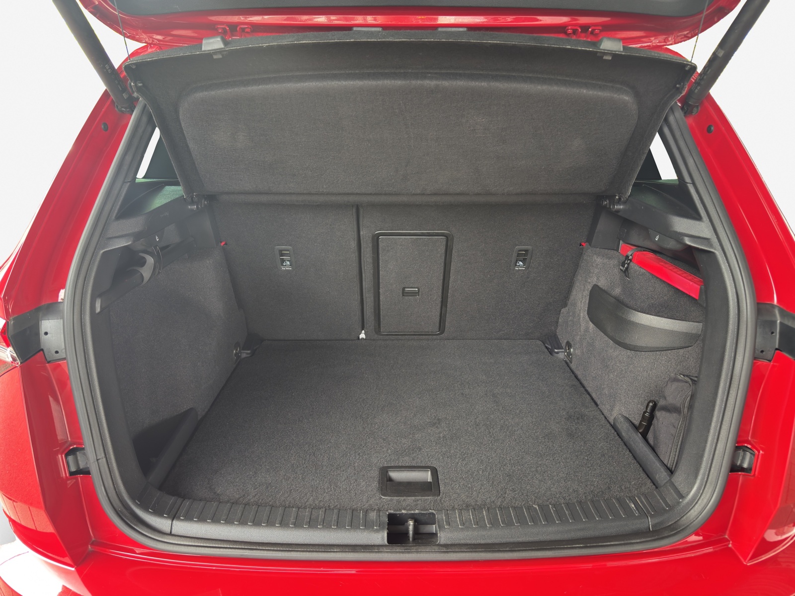 SKODA Karoq 2.0 TDI CR Sport Line 4x4 DSG-image-12