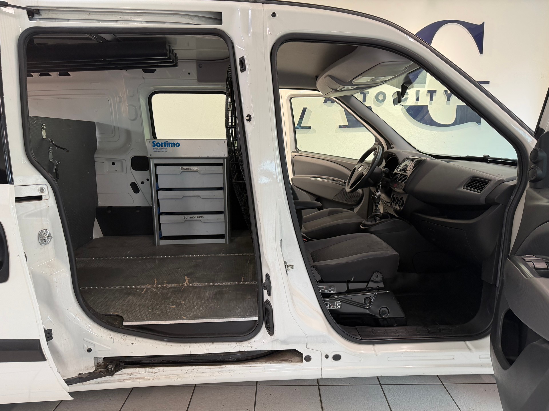 FIAT Doblò 1.4 Natural Power Cargo Swiss-image-14