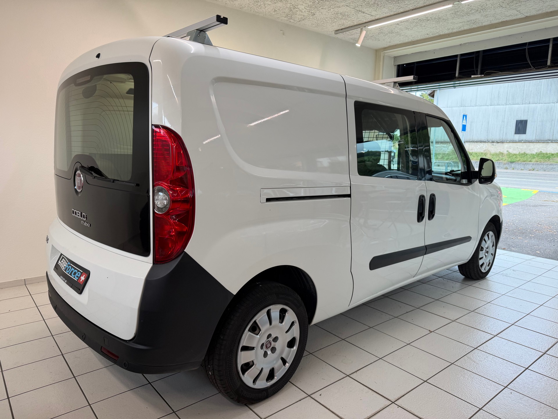 FIAT Doblò 1.4 Natural Power Cargo Swiss-image-1