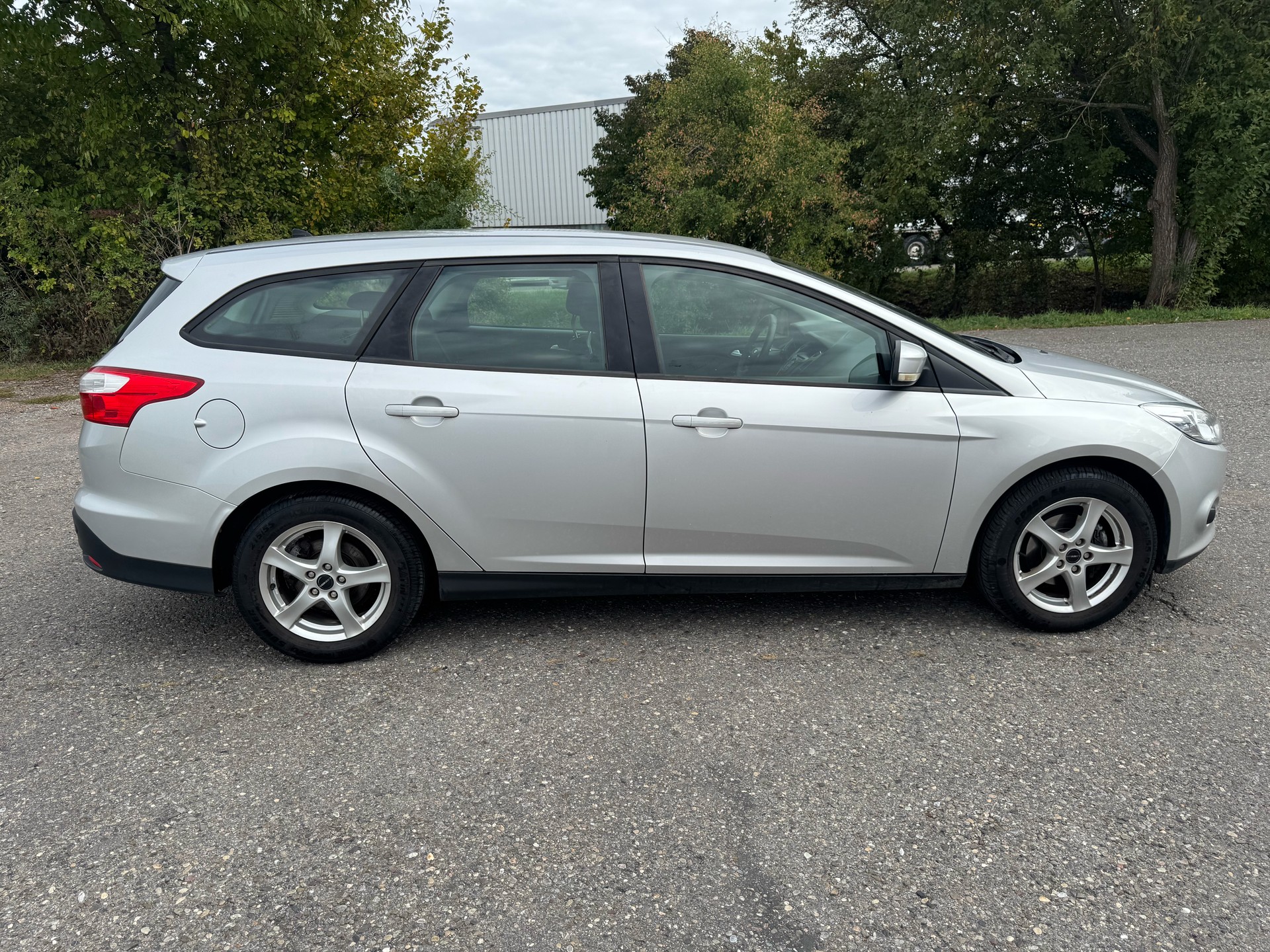 FORD Focus 1.6i VCT Carving-image-8