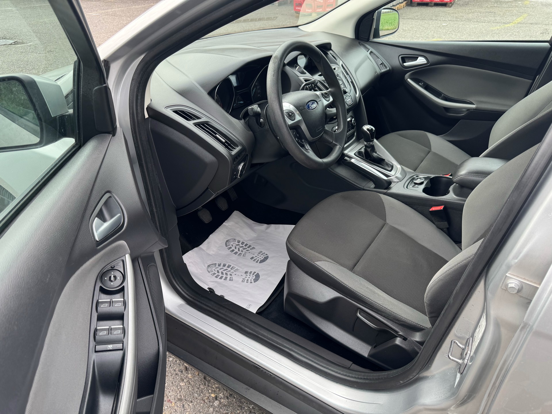 FORD Focus 1.6i VCT Carving-image-12