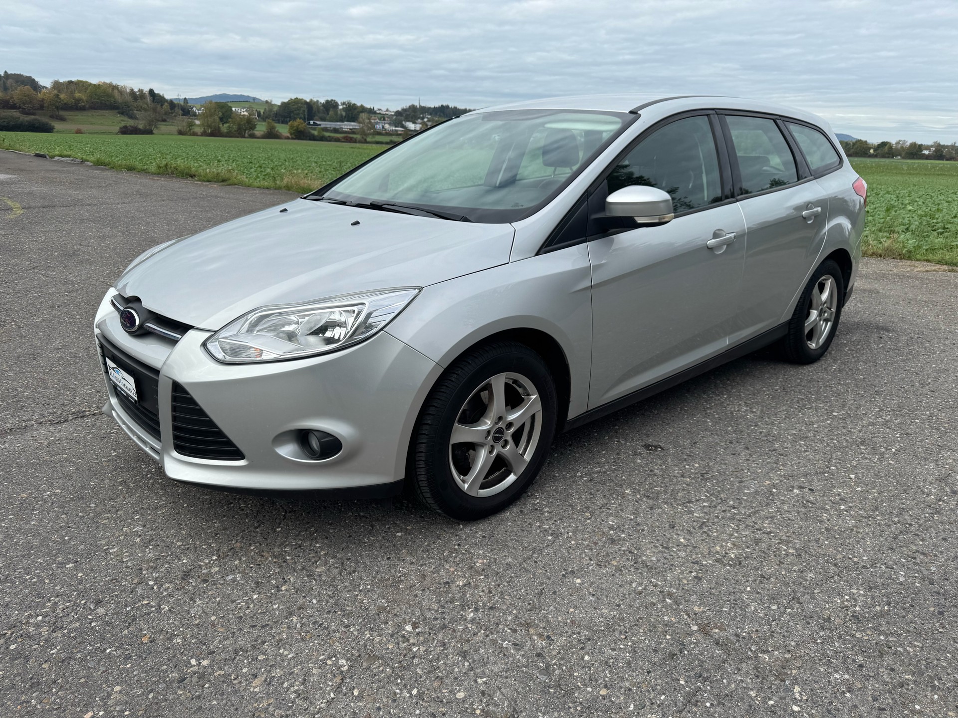 FORD Focus 1.6i VCT Carving-image-2