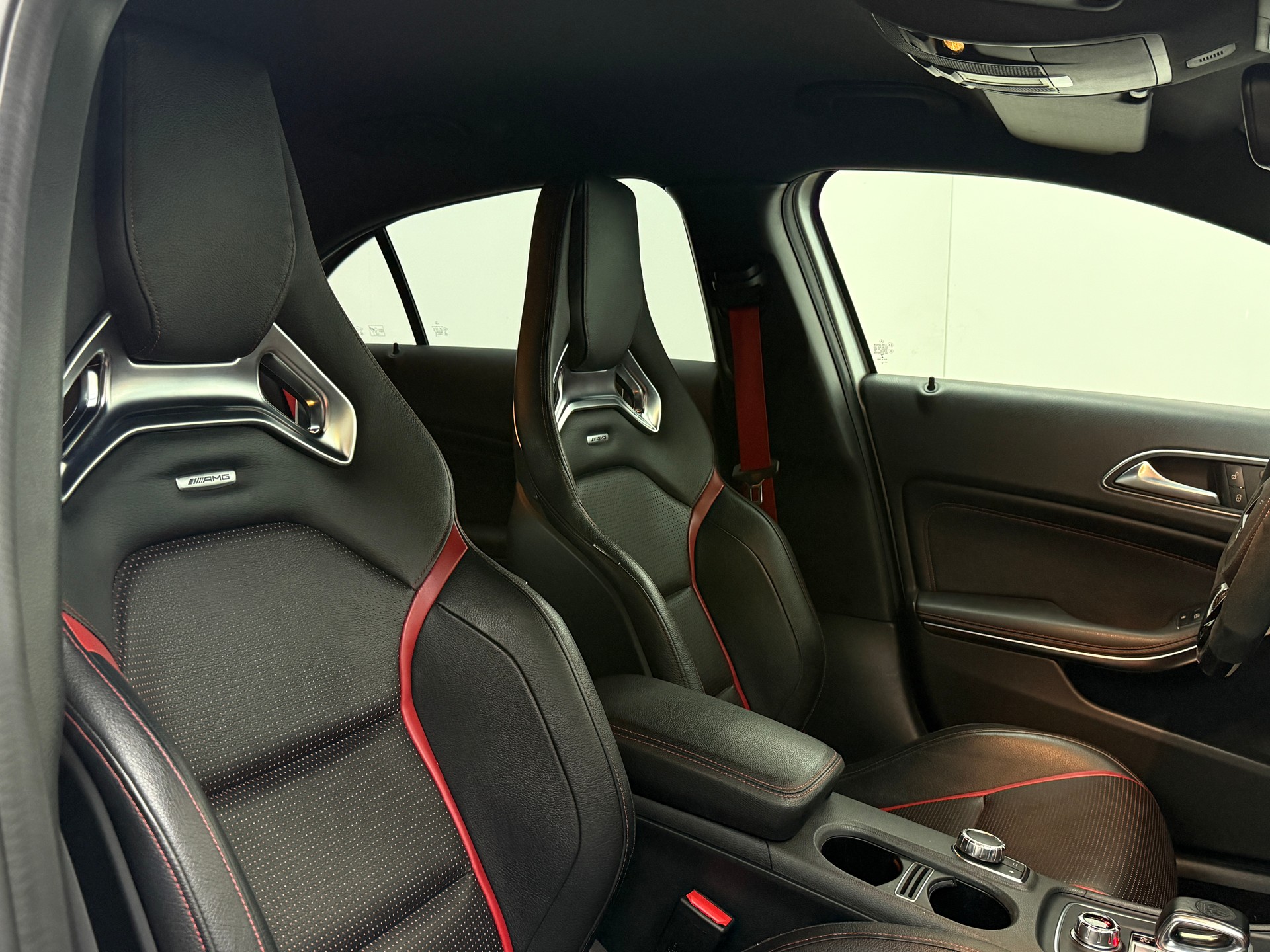 MERCEDES-BENZ A 45 AMG 4Matic Speedshift 7G-DCT-image-21