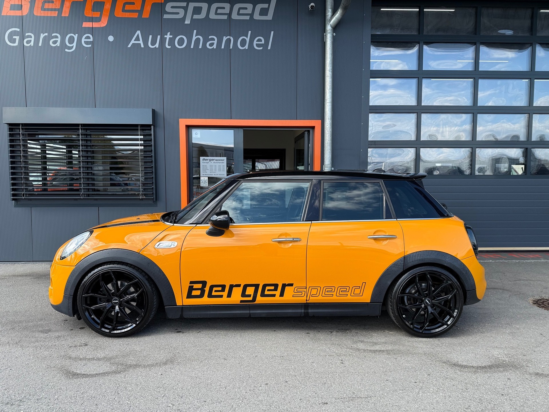 MINI Cooper S Steptronic-image-1