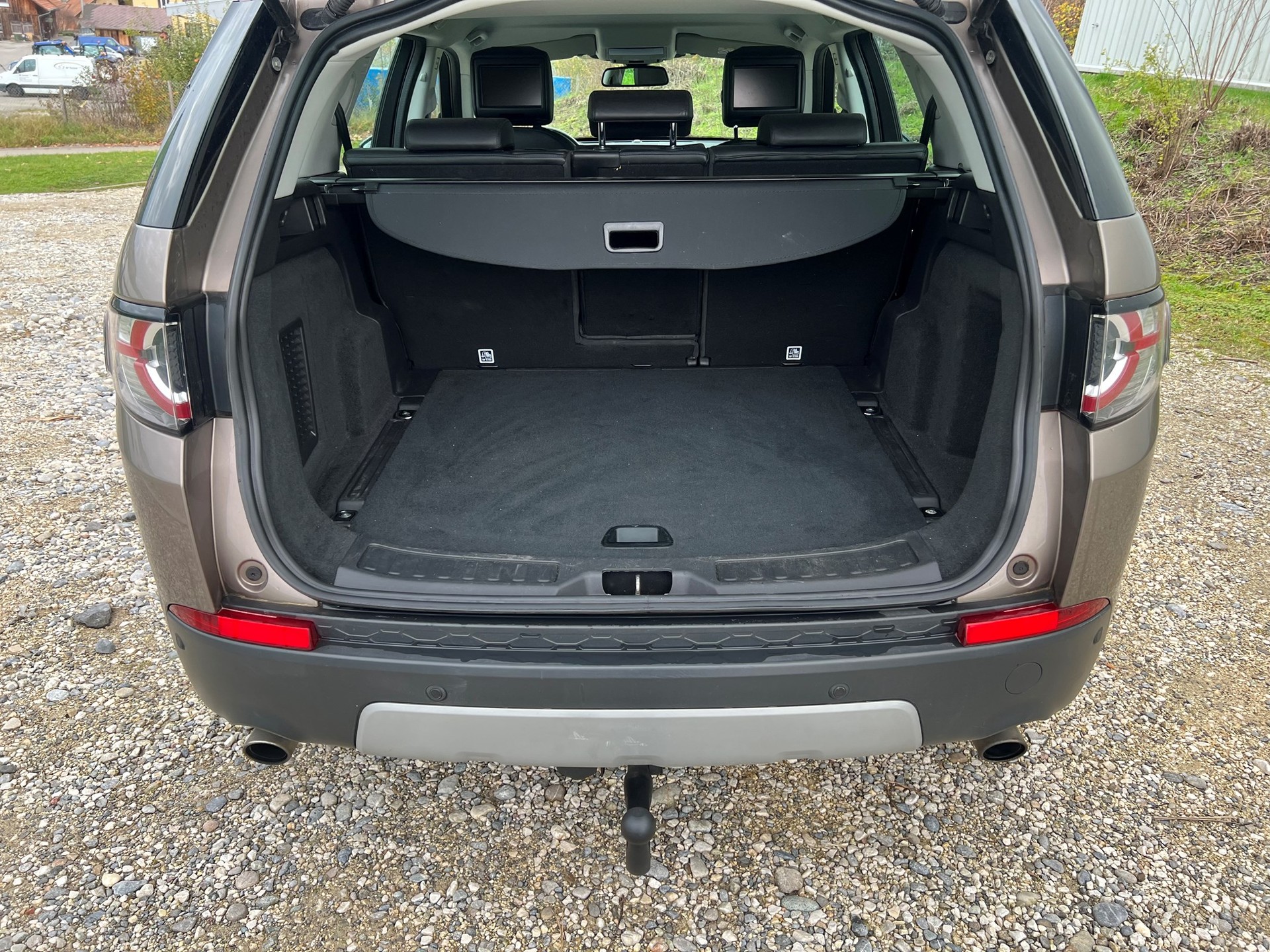 LAND ROVER Discovery Sport 2.0 TD4 HSE-image-11