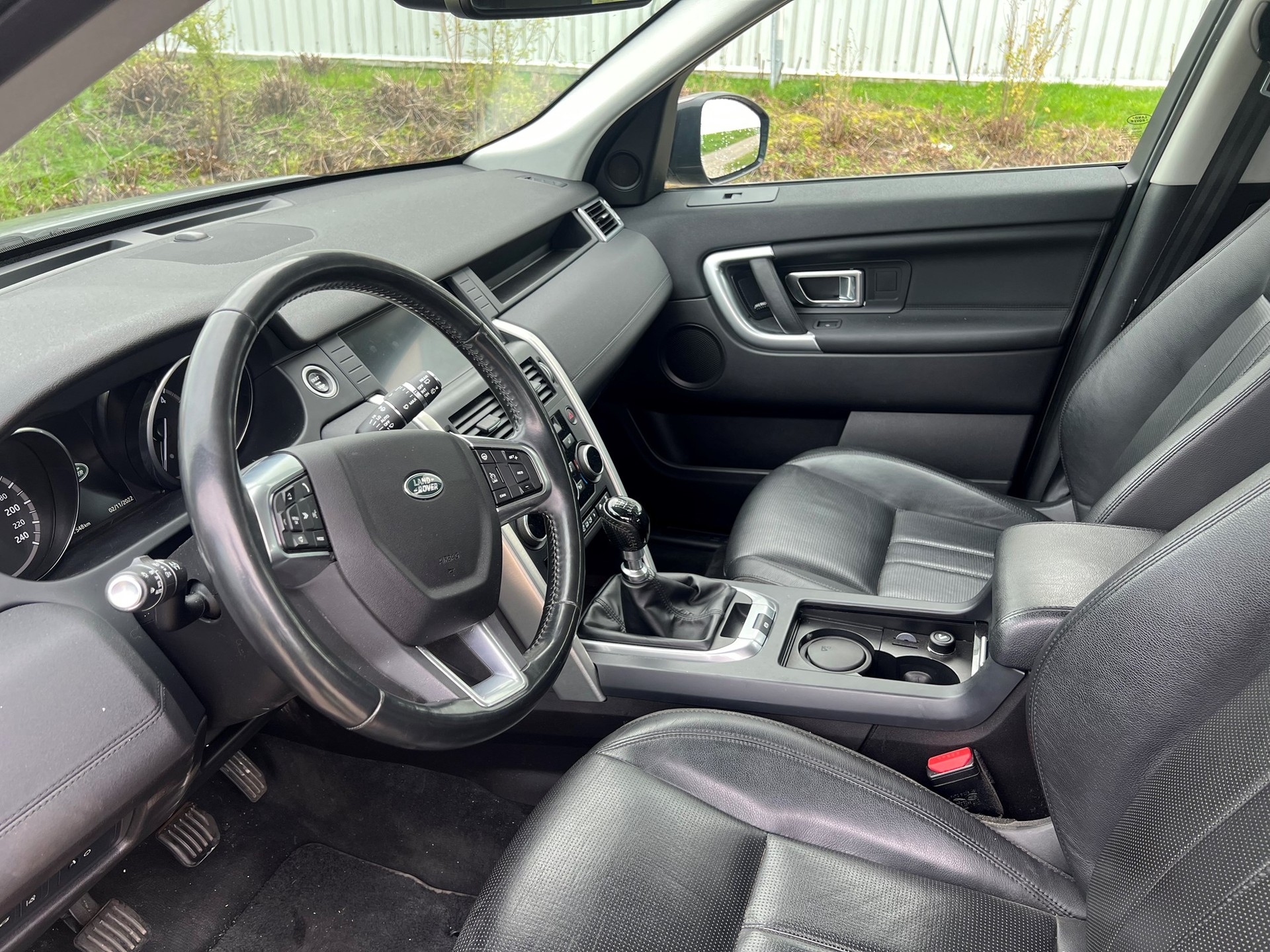 LAND ROVER Discovery Sport 2.0 TD4 HSE-image-6