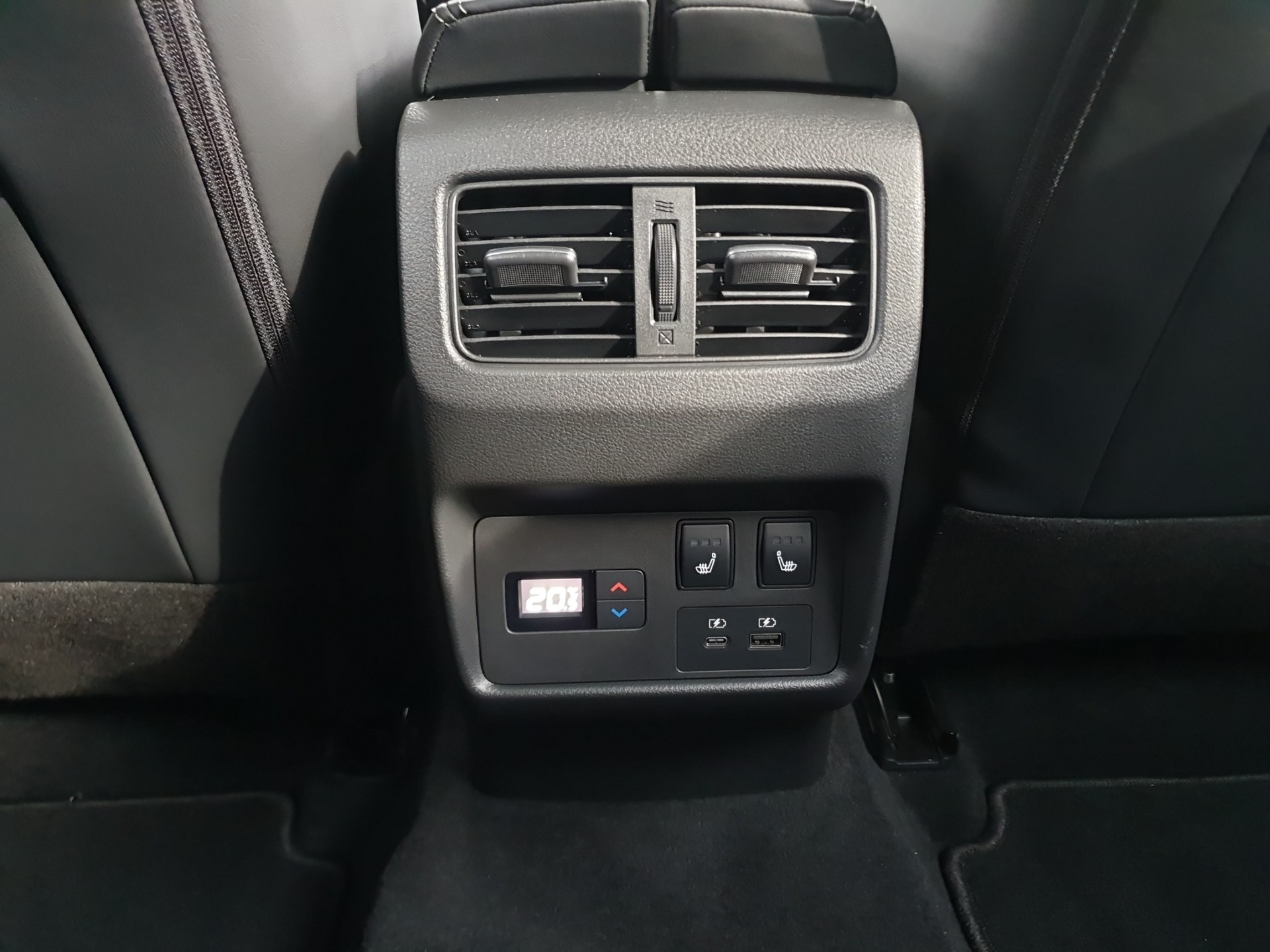 NISSAN X-Trail 1.5 VC-T e-Power 4WD 7 Sitze Tekna-image-16