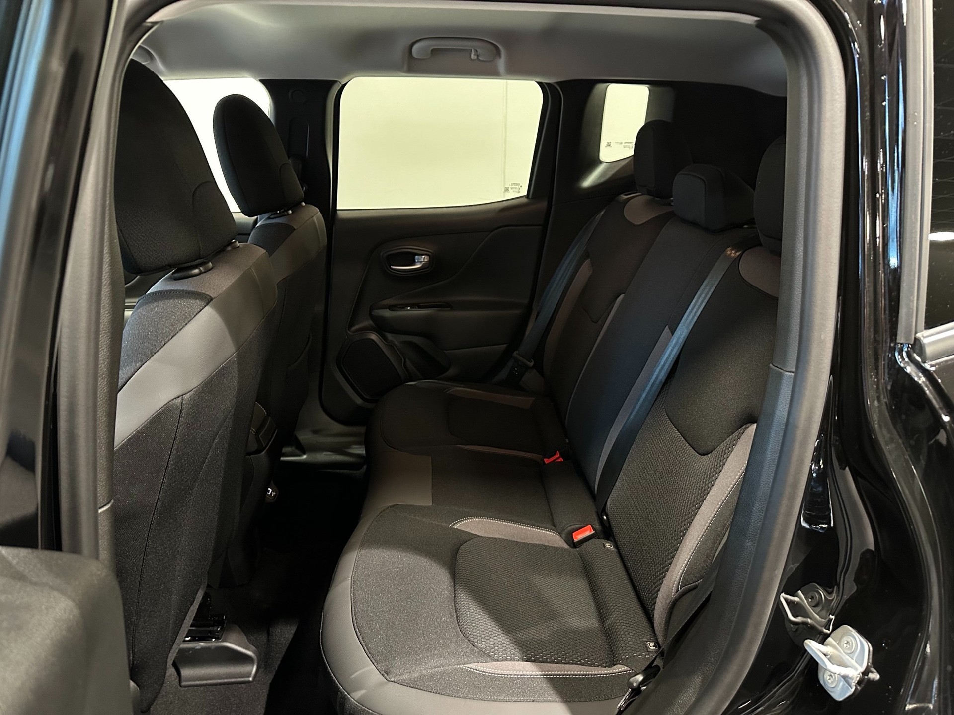 JEEP Renegade 1.5 MHEV Swiss Limited-image-10