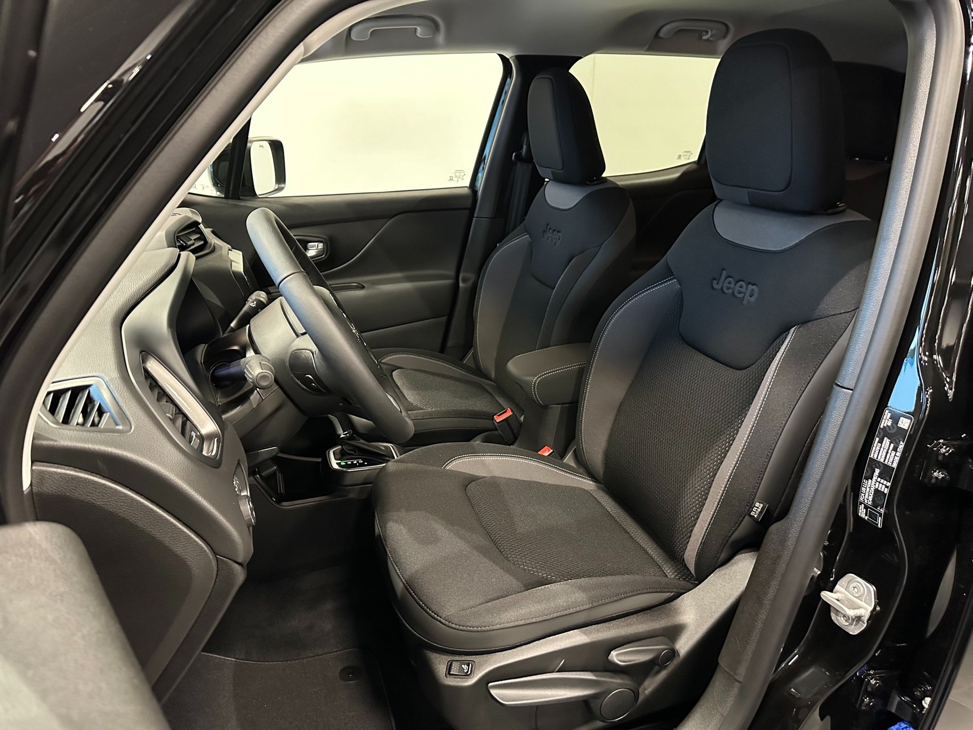 JEEP Renegade 1.5 MHEV Swiss Limited-image-9