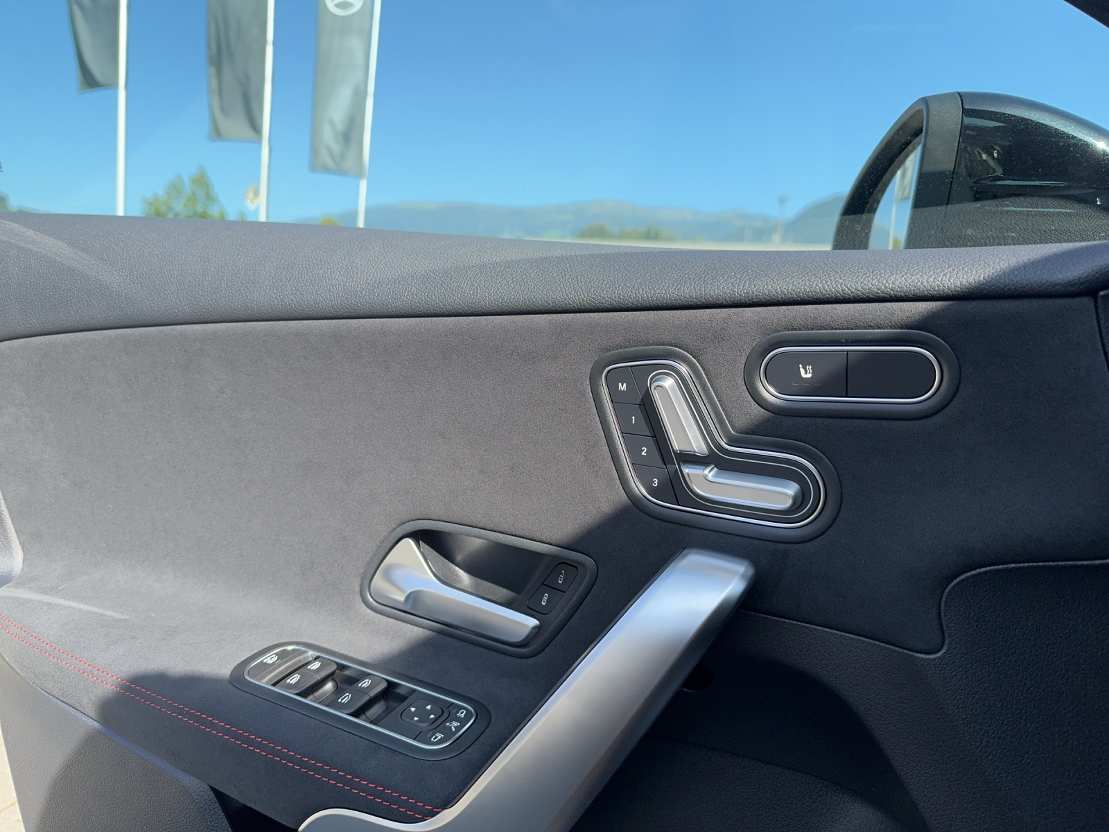 MERCEDES-BENZ A 250 4Matic 8G-DCT-image-12