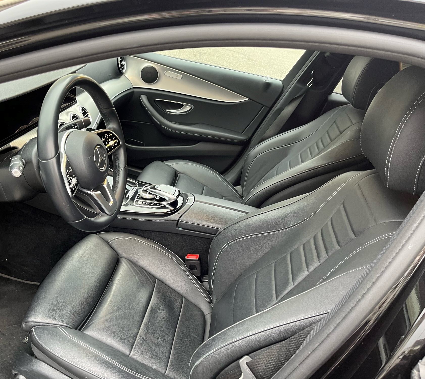 MERCEDES-BENZ E 220-image-4