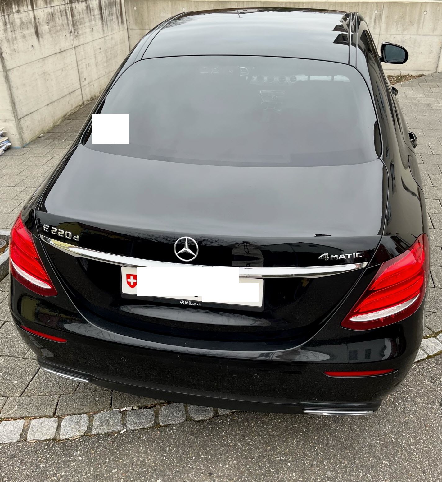 MERCEDES-BENZ E 220-image-2