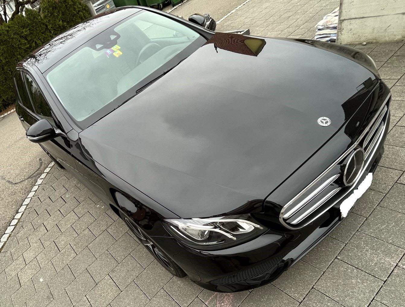 MERCEDES-BENZ E 220-image-1