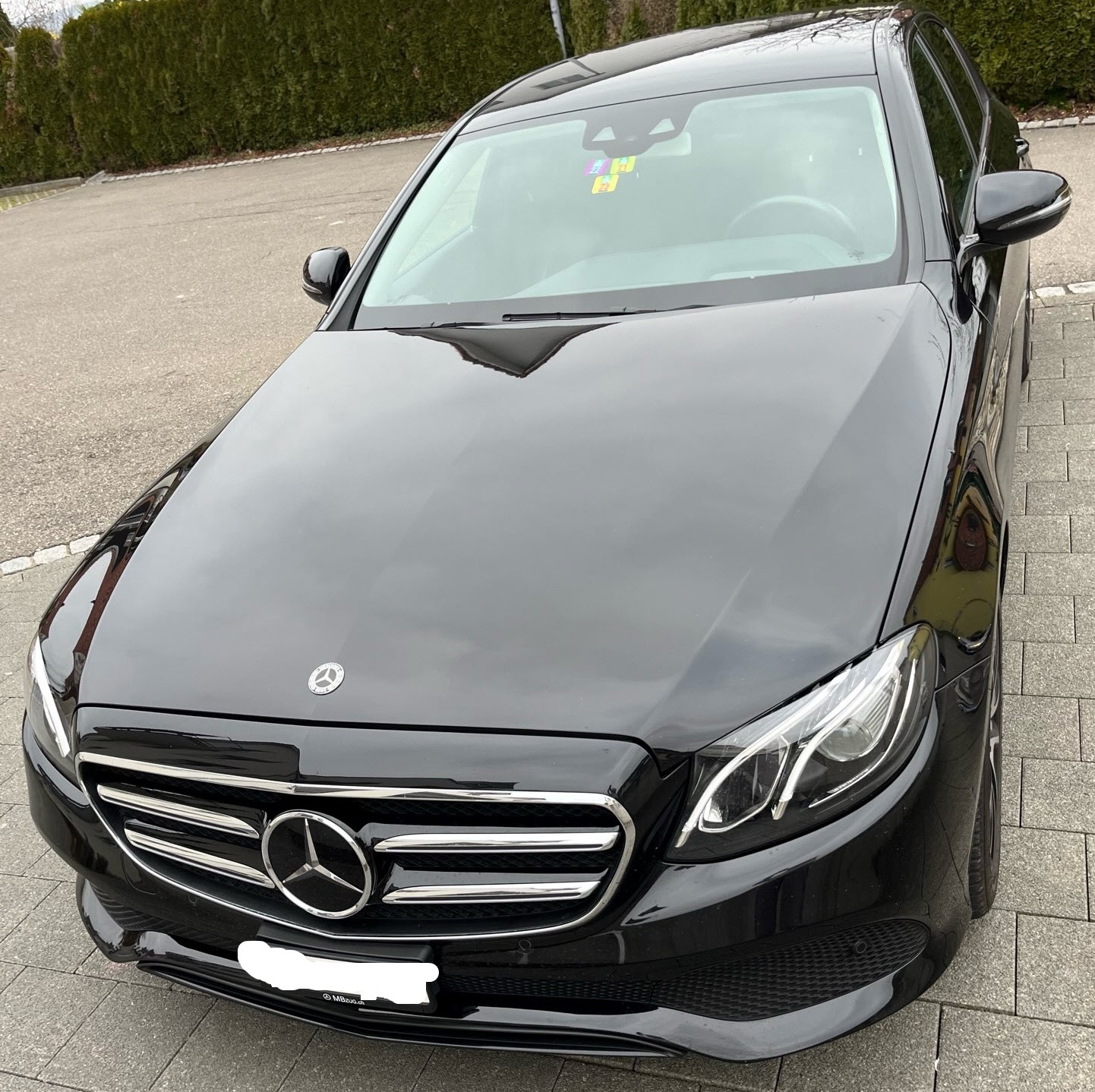 MERCEDES-BENZ E 220