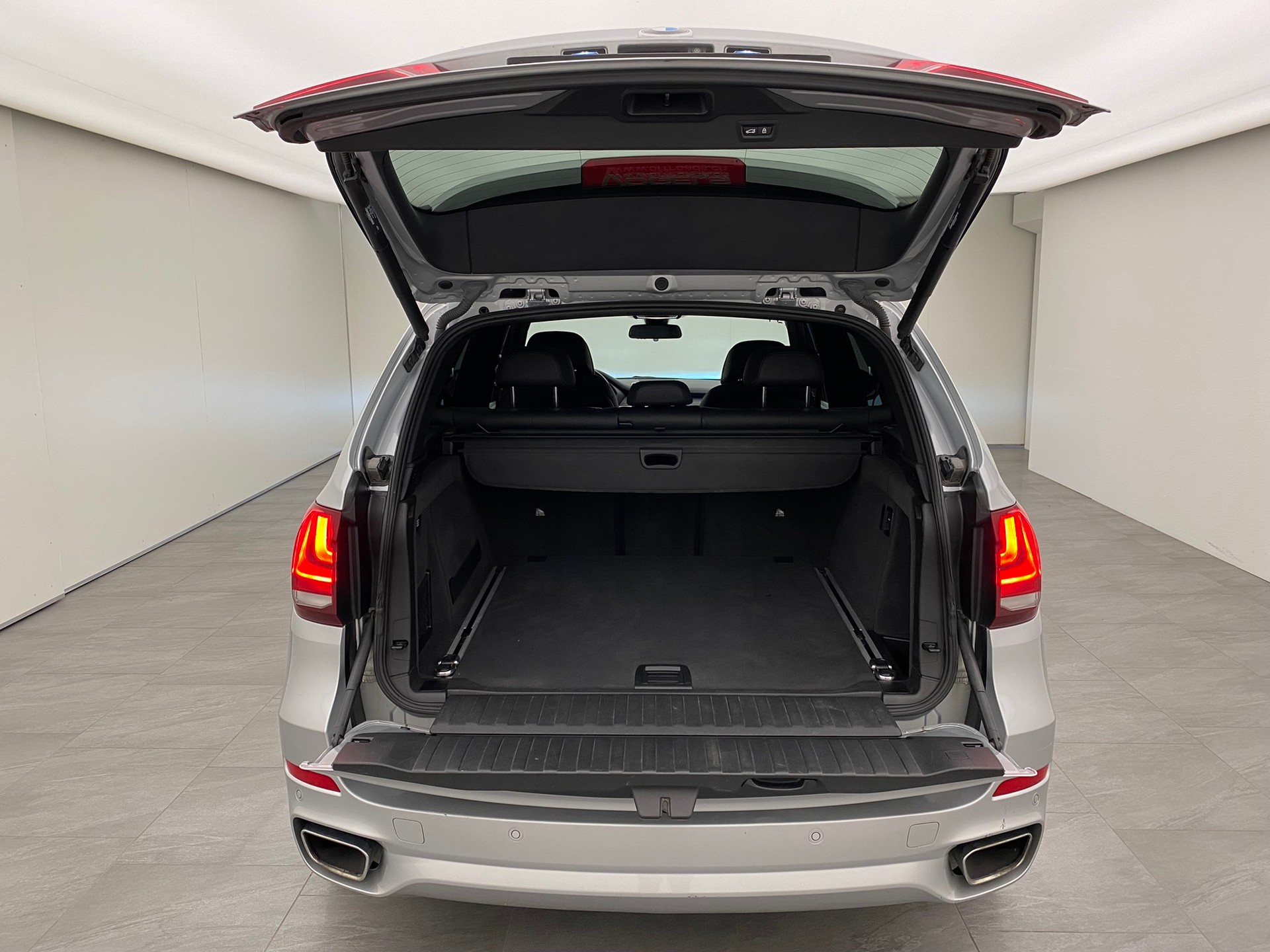 BMW X5 xDrive 40d-image-15