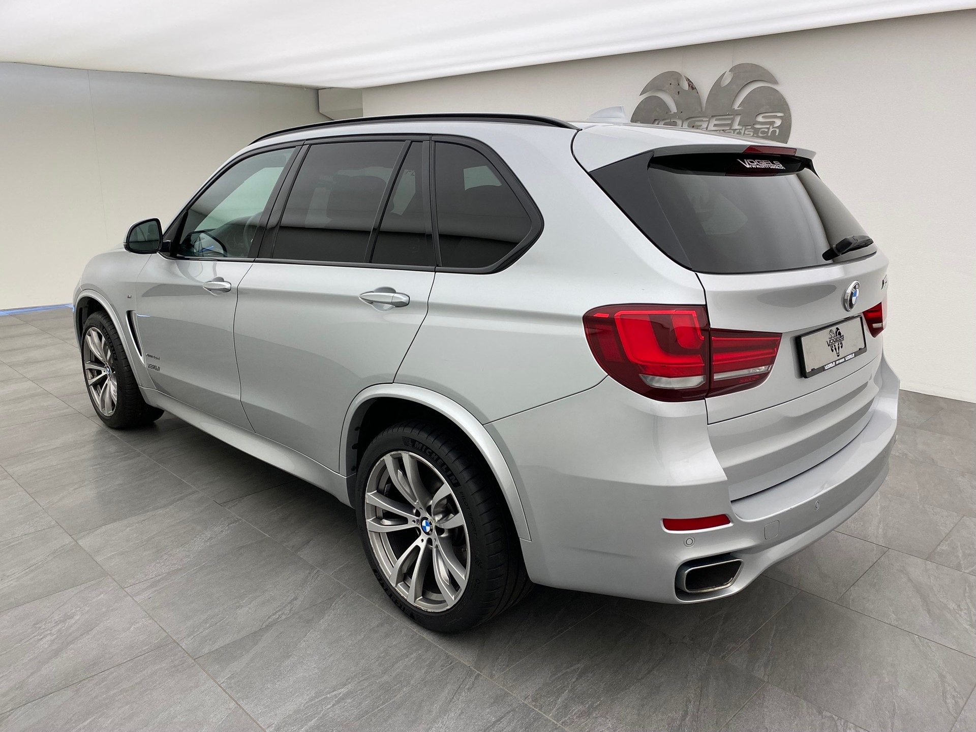 BMW X5 xDrive 40d-image-5