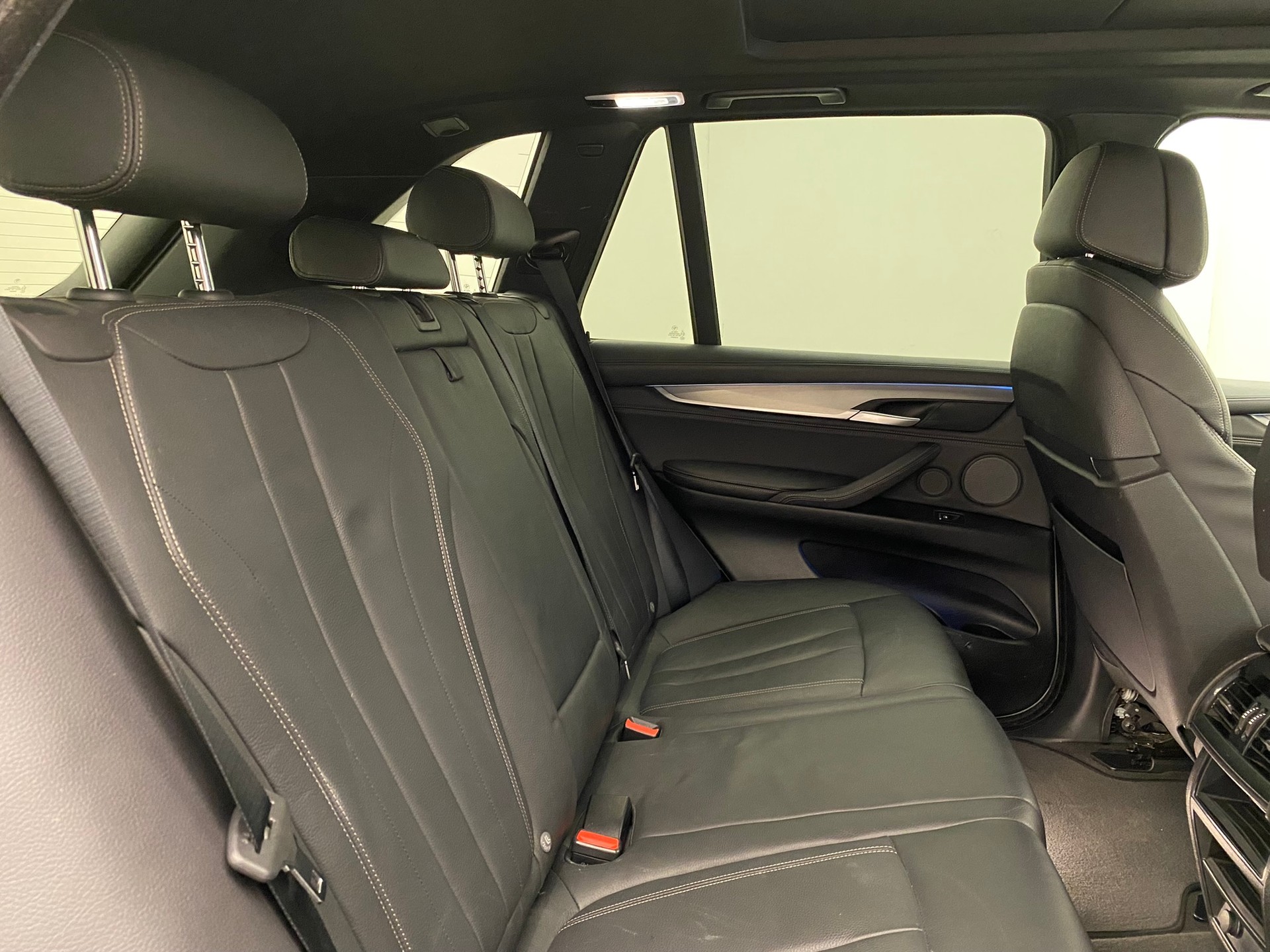 BMW X5 xDrive 40d-image-13
