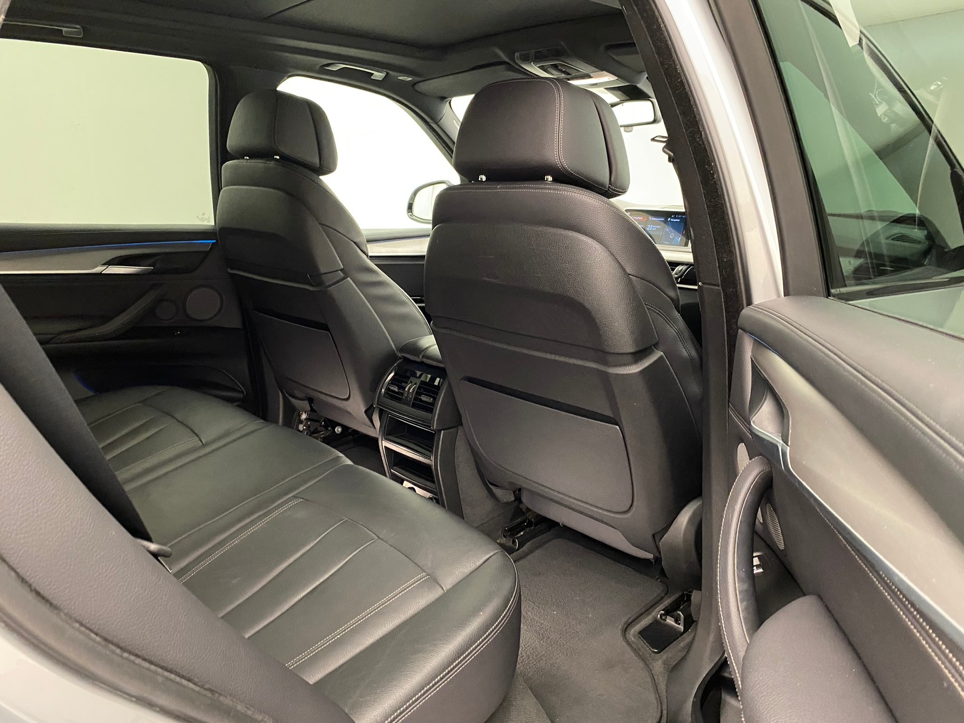 BMW X5 xDrive 40d-image-14