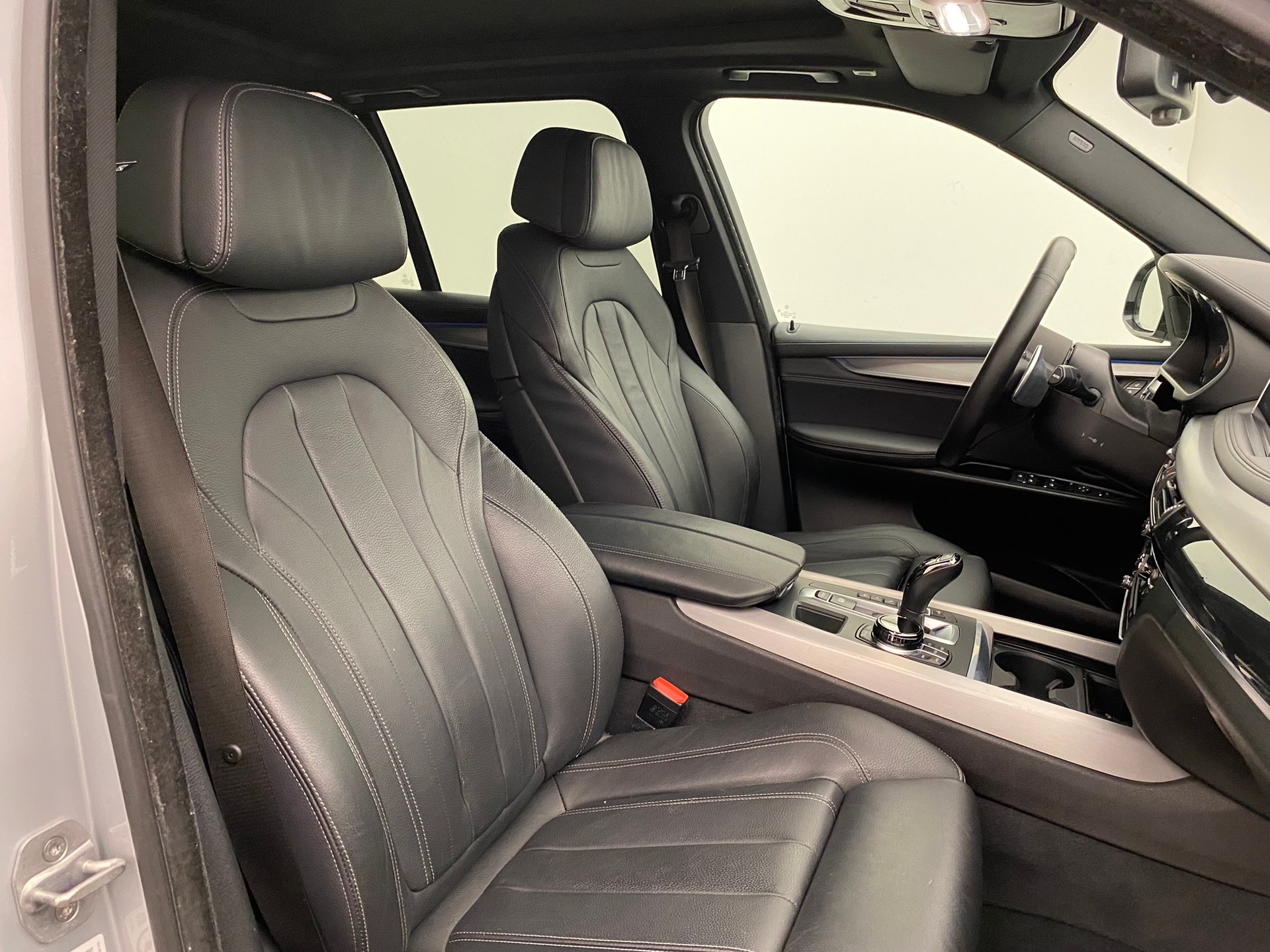 BMW X5 xDrive 40d-image-12