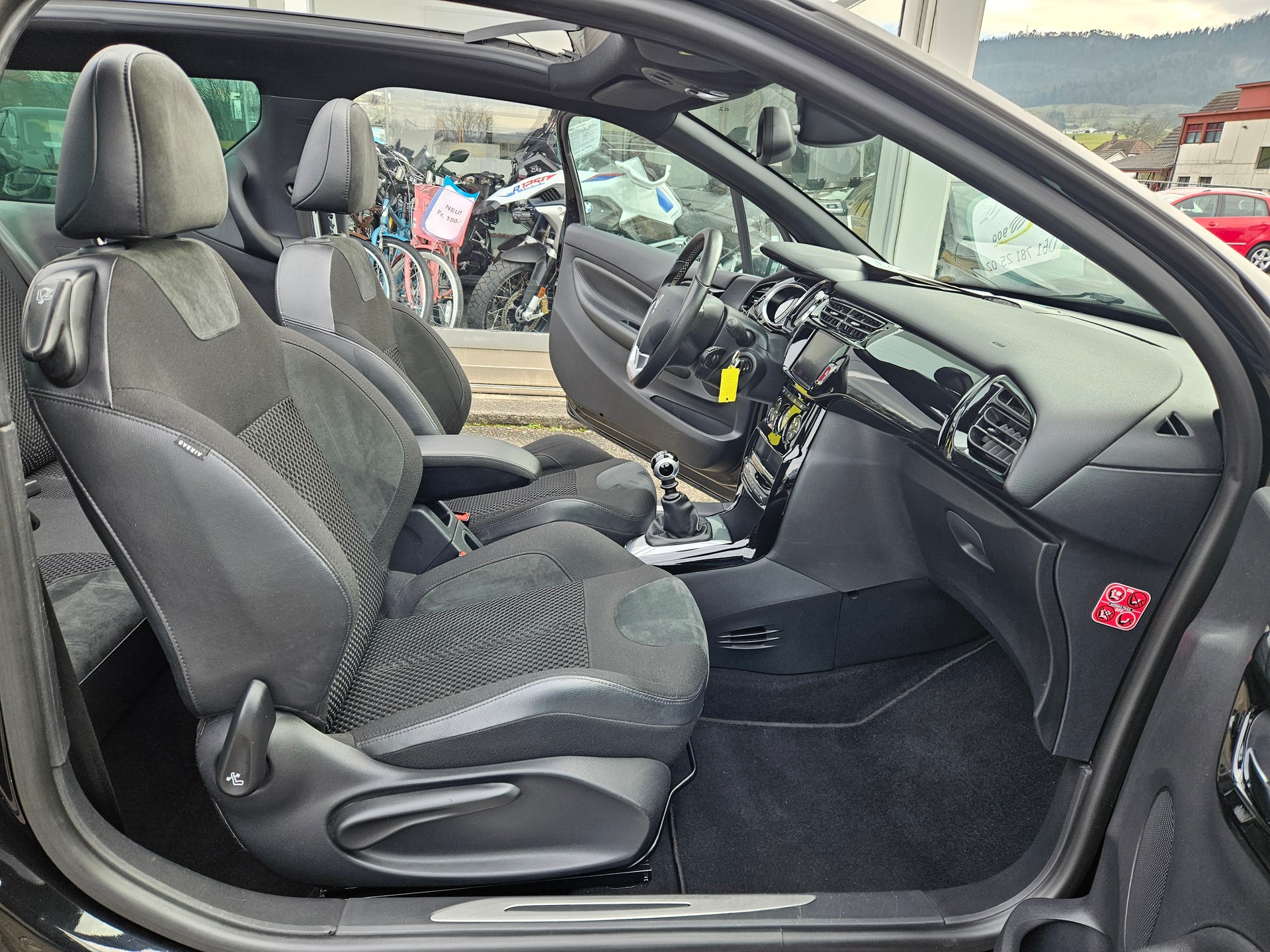 DS AUTOMOBILES DS 3 Cabrio 1.2 PureTech SO Chic-image-11