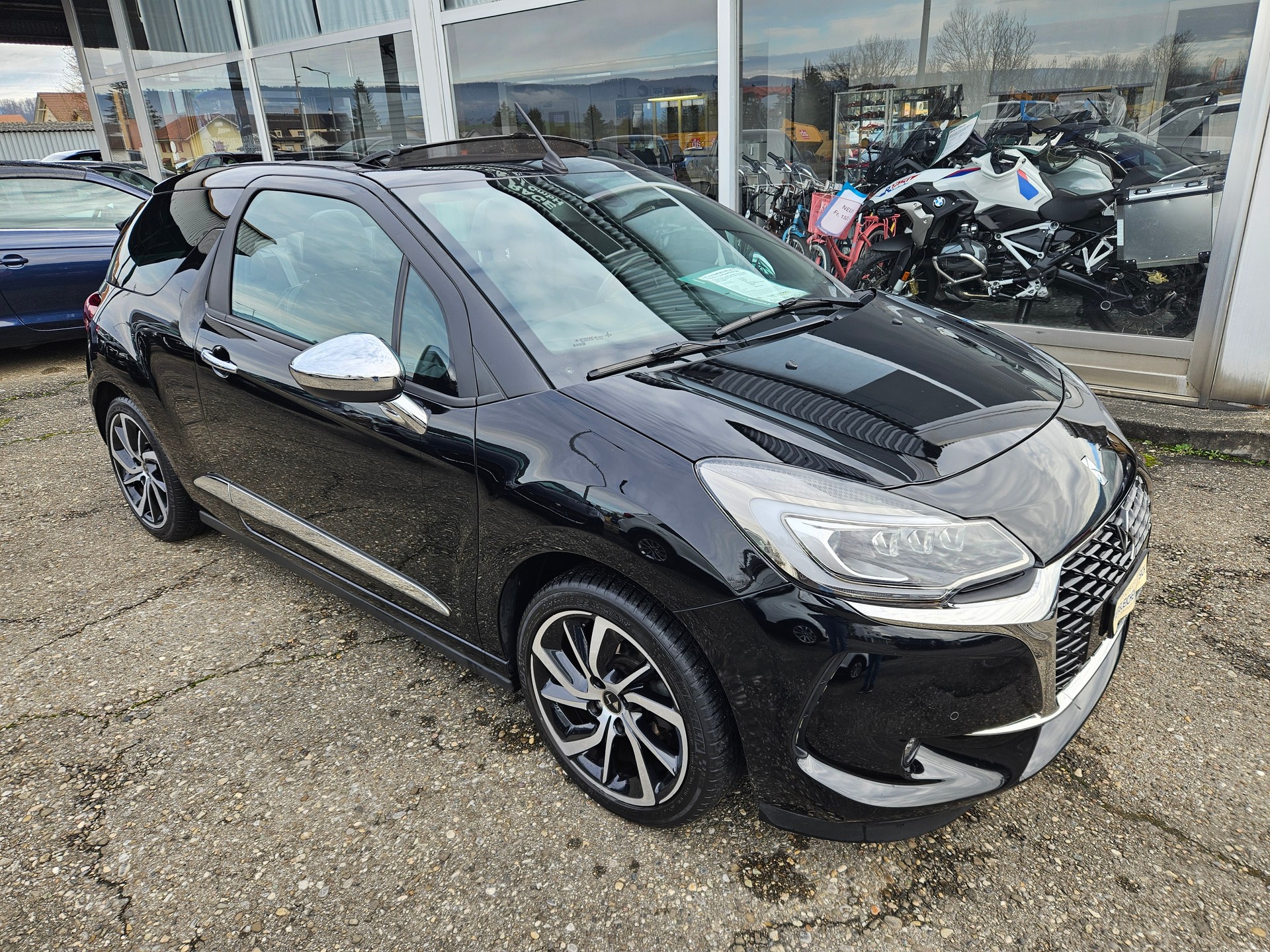 DS AUTOMOBILES DS 3 Cabrio 1.2 PureTech SO Chic-image-0