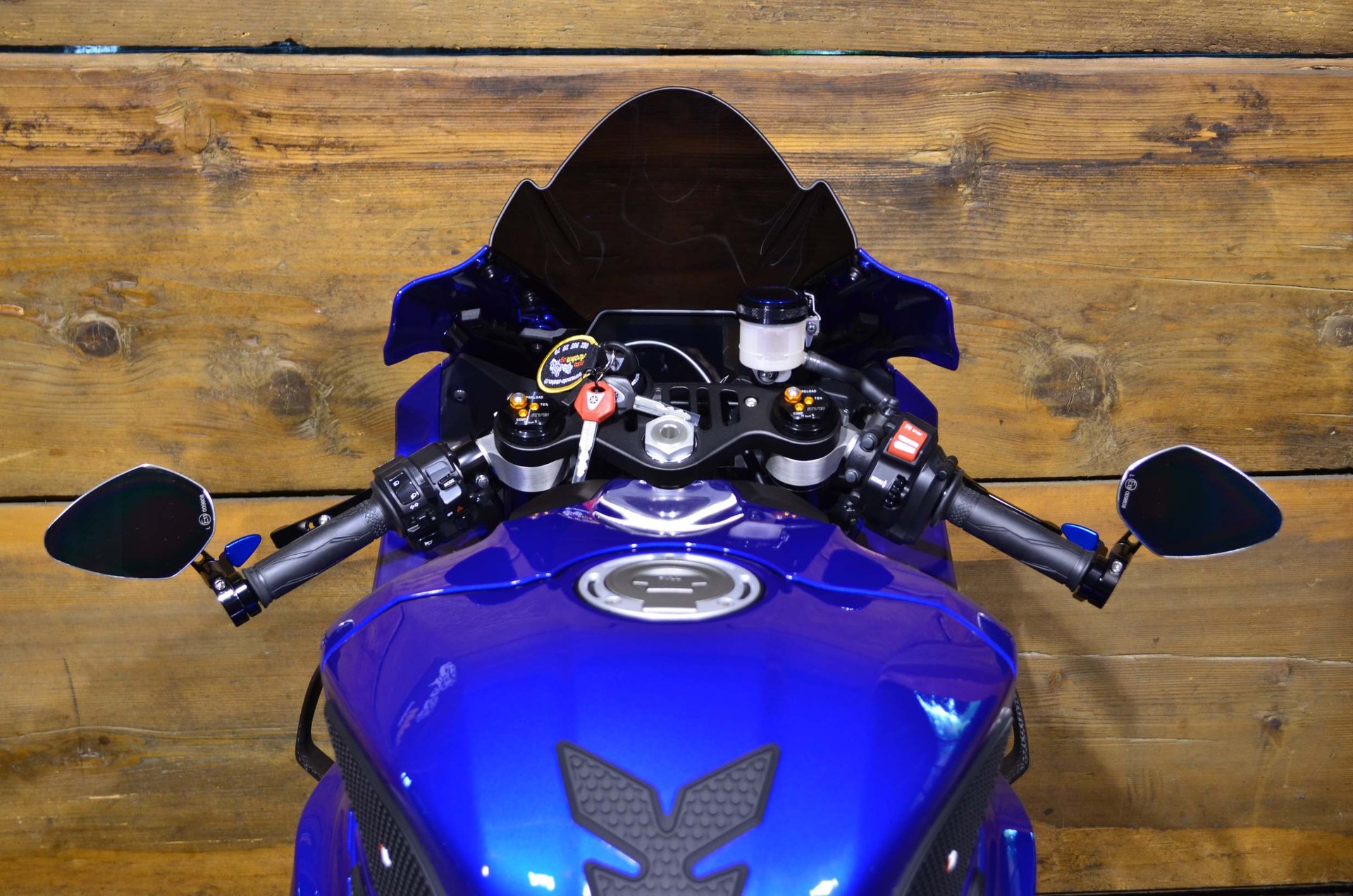 YAMAHA YZF-R1 ABS-showroom-element-2