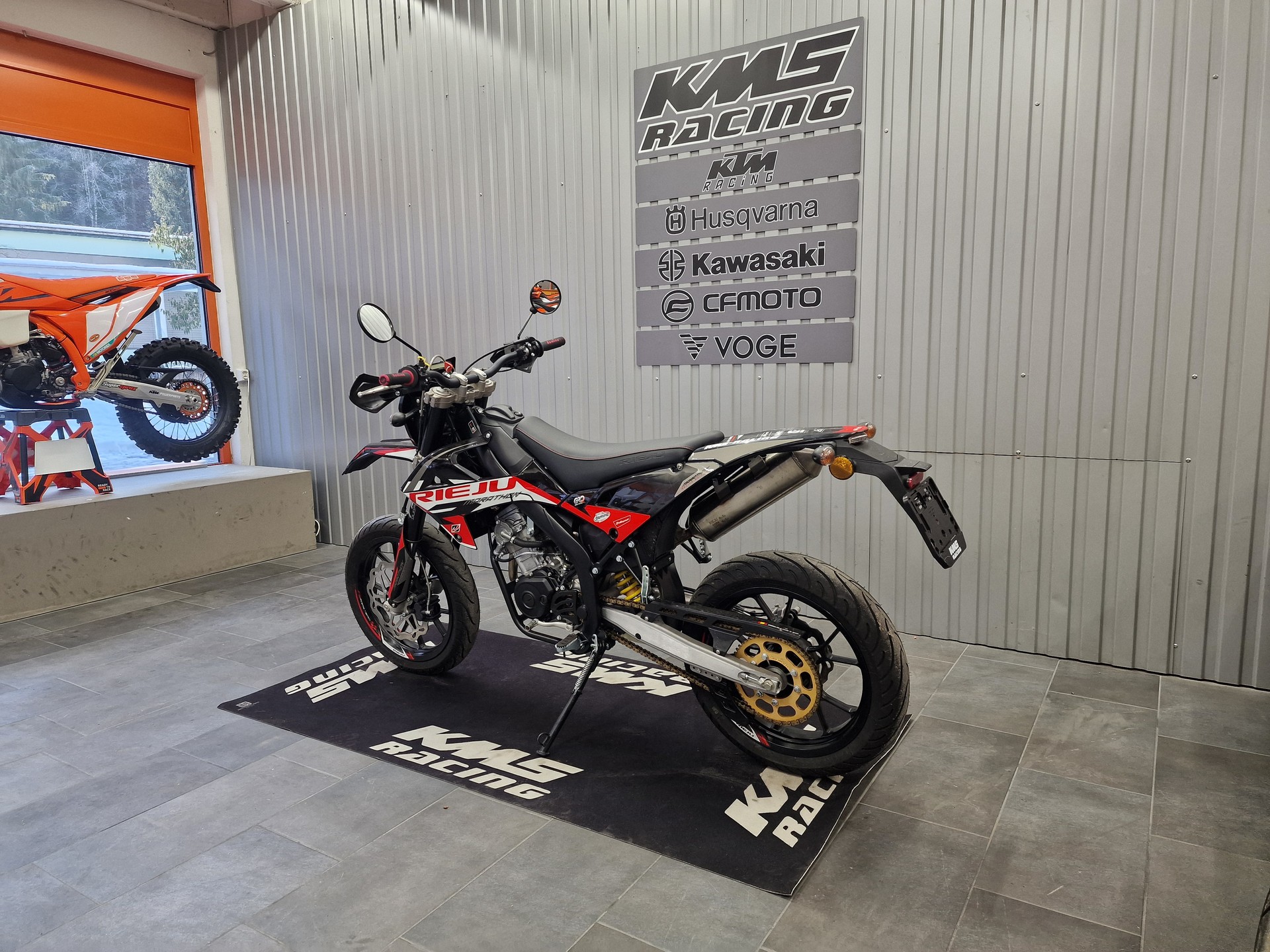 RIEJU MRT 125 Pro-showroom-element-3