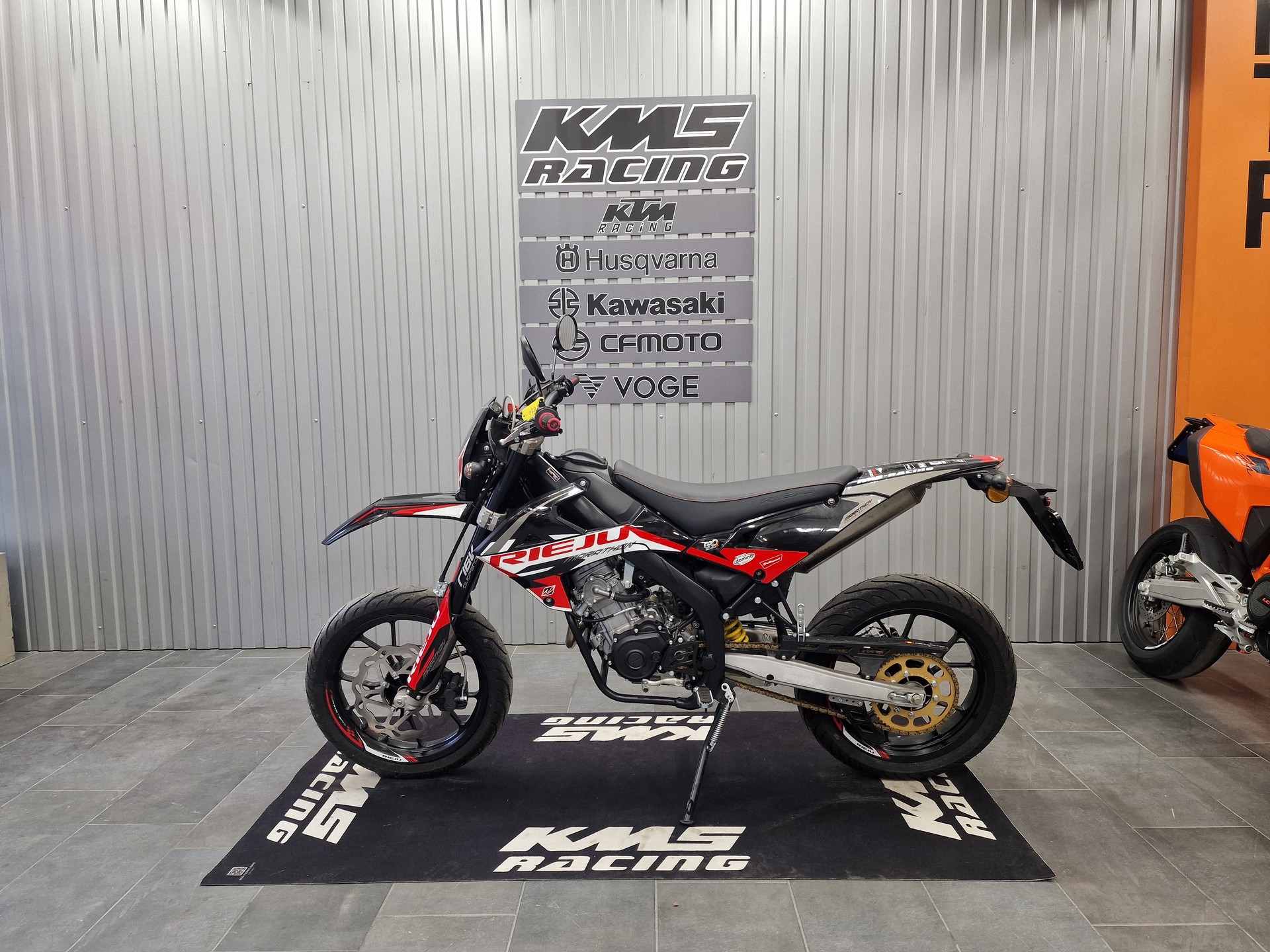 RIEJU MRT 125 Pro-showroom-element-1