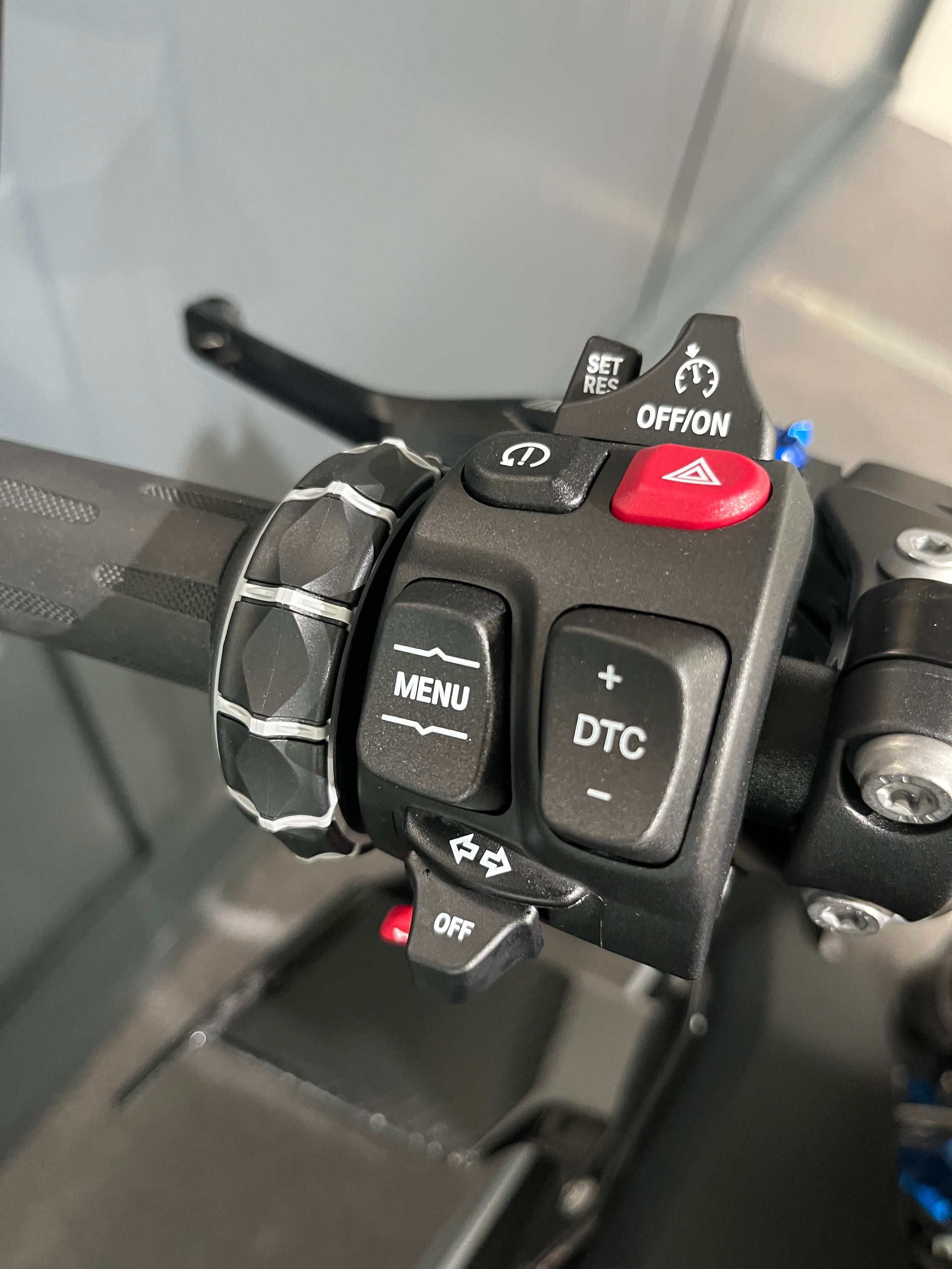BMW M 1000 R Competition-showroom-element-3