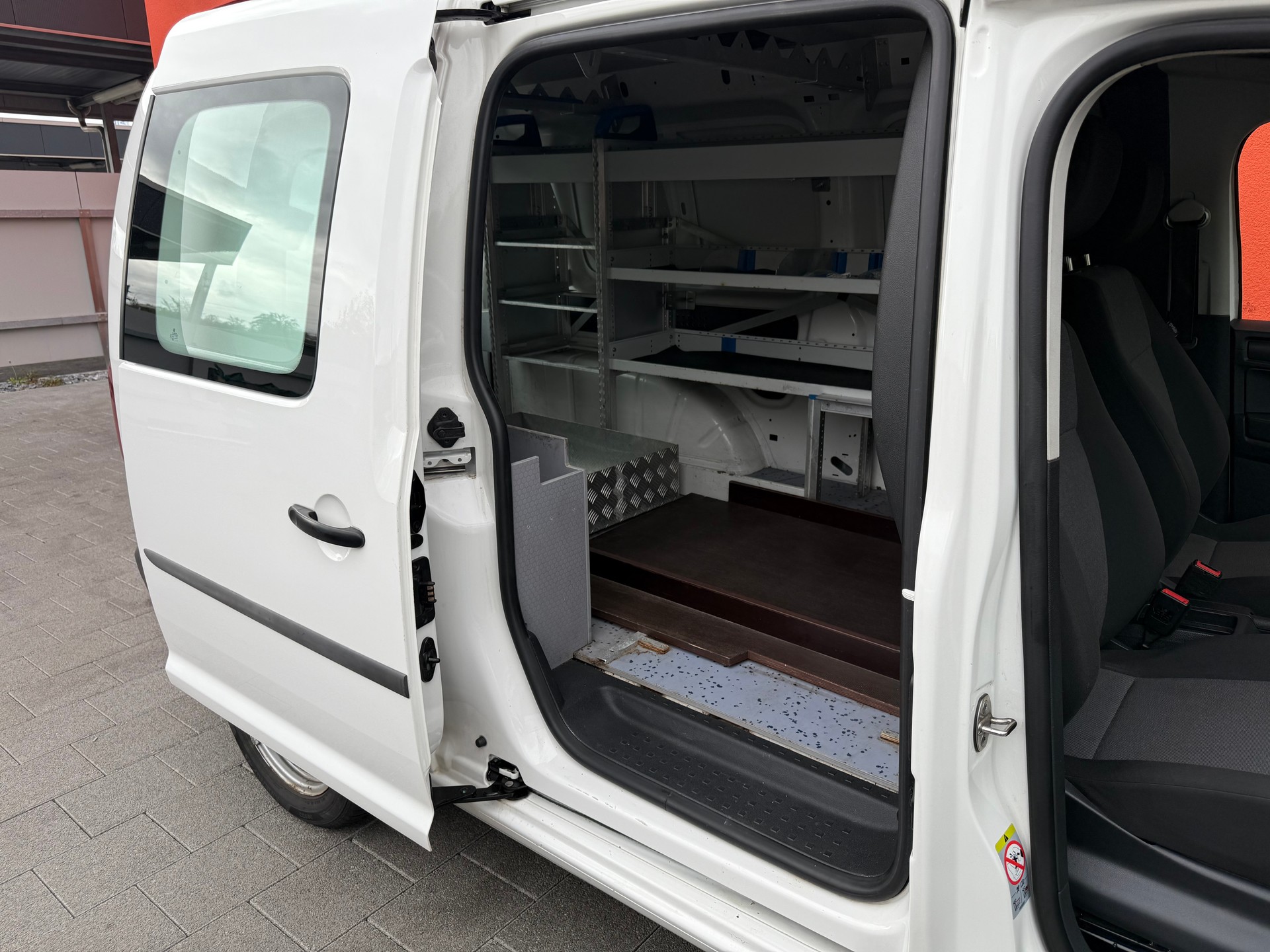 VW Caddy Maxi 2.0TDI 4Motion BlueMotion Technology DSG-image-4