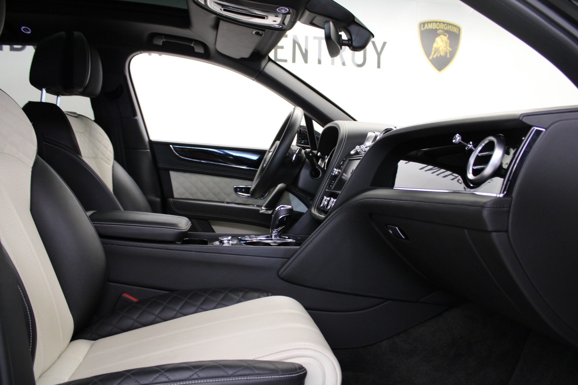 BENTLEY Bentayga W12-image-6
