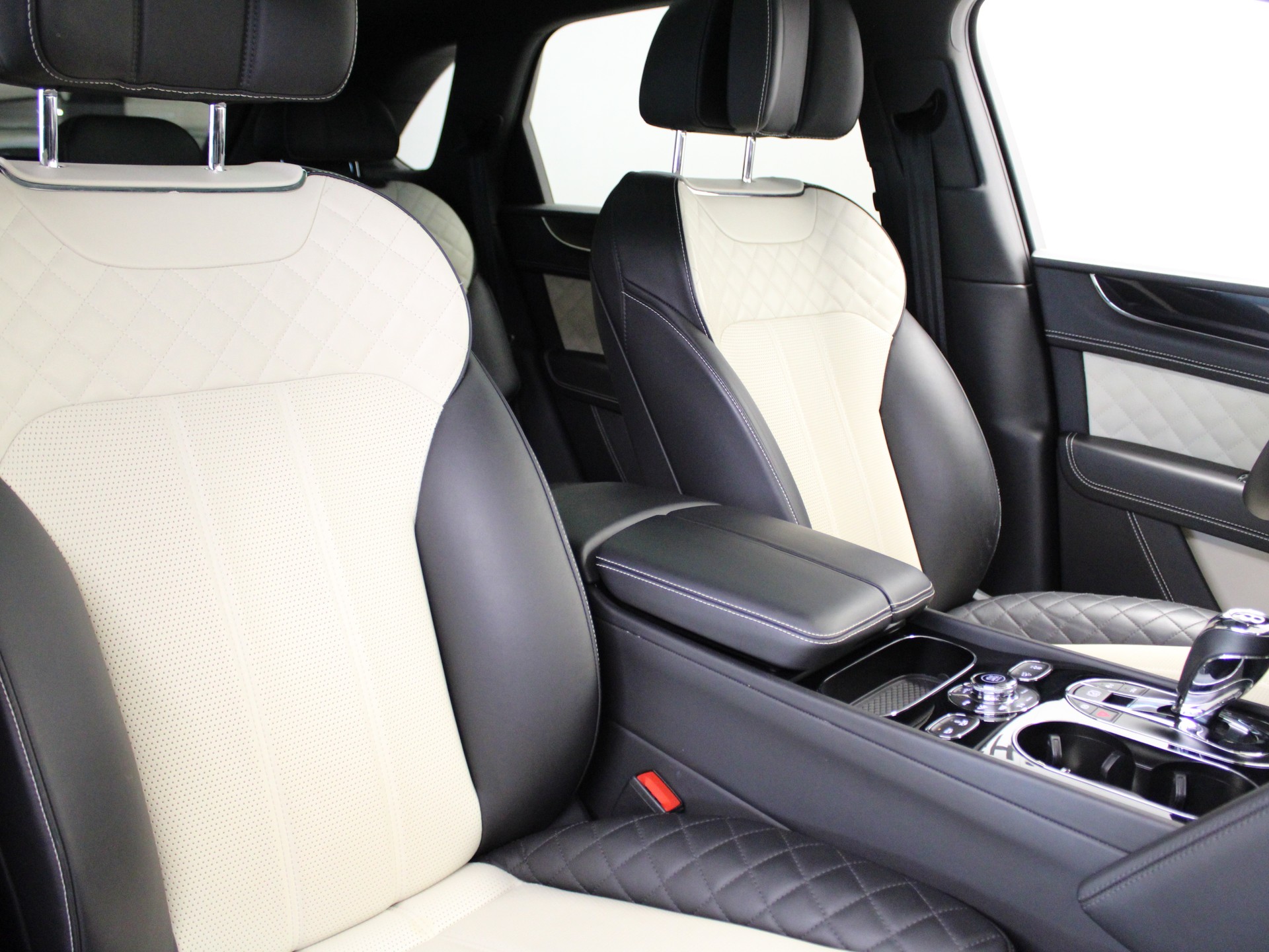 BENTLEY Bentayga W12-image-7