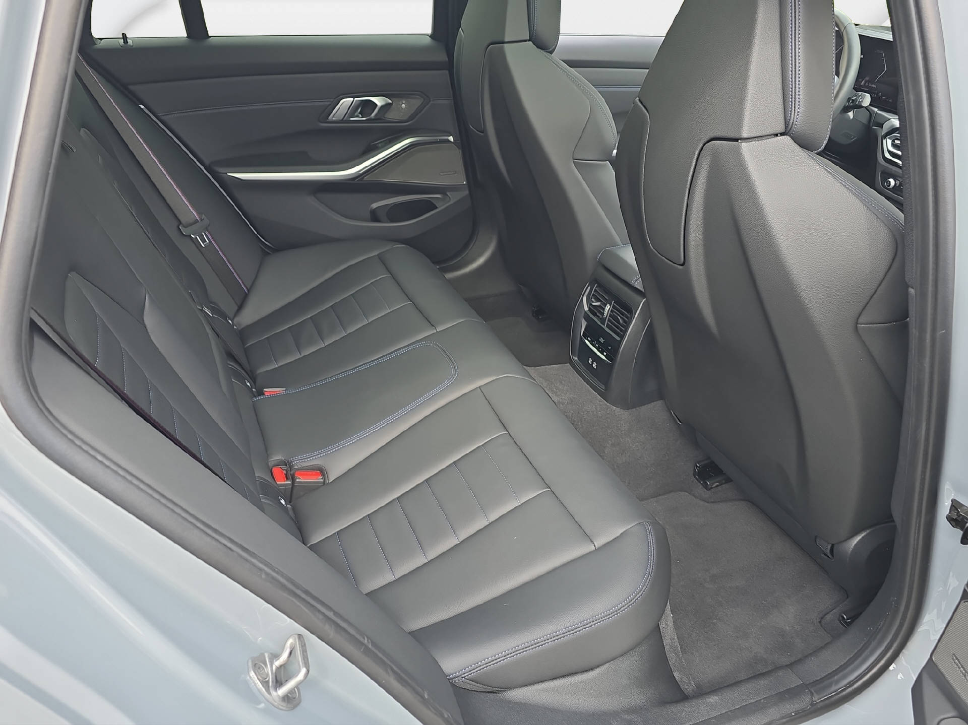 BMW M340d xDrive Touring ** 5 Jahre GARANTIE // Neupreis 109'450 CHF **-image-8
