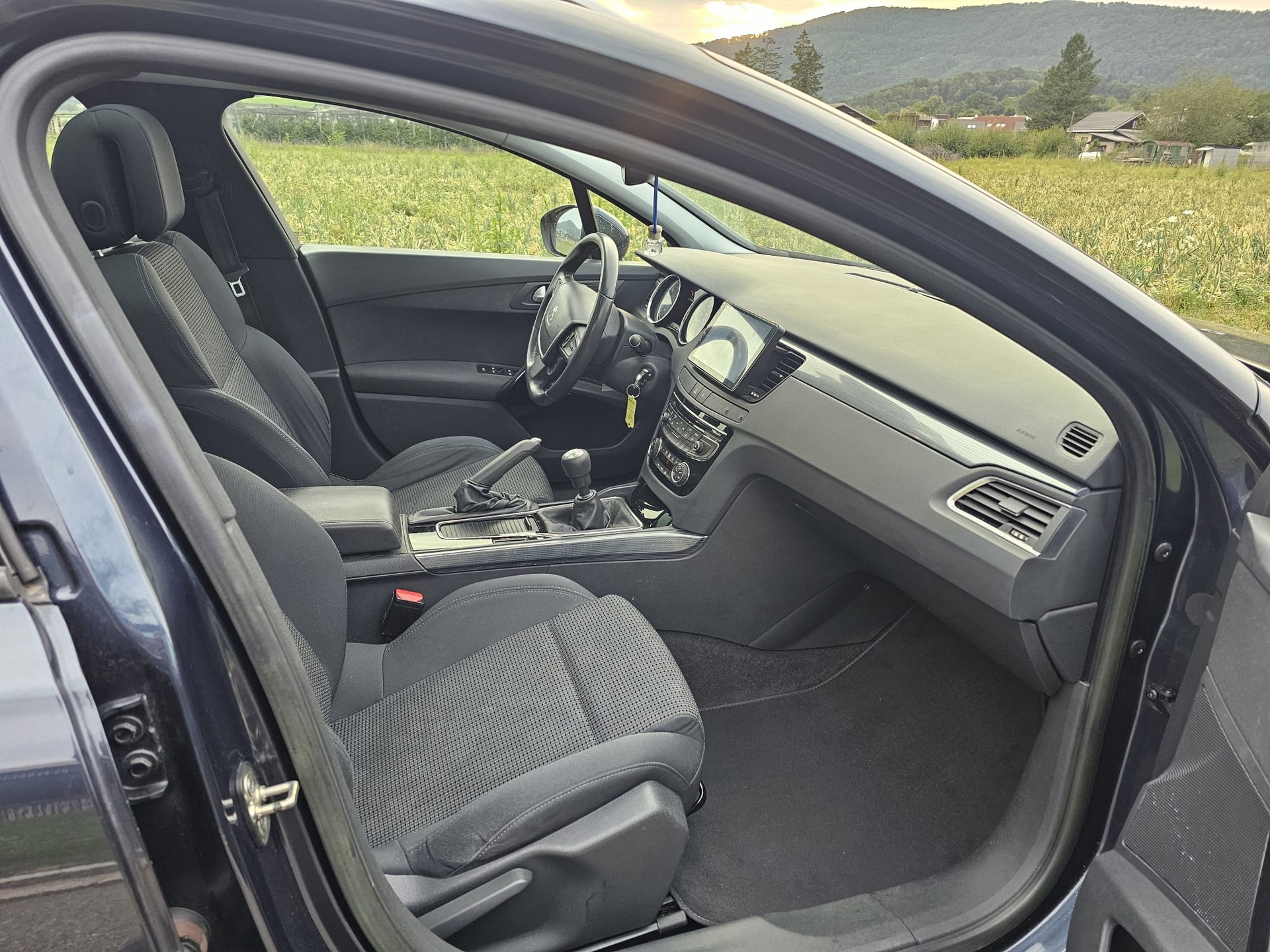 PEUGEOT 508 SW 1.6 16V T Active-image-9