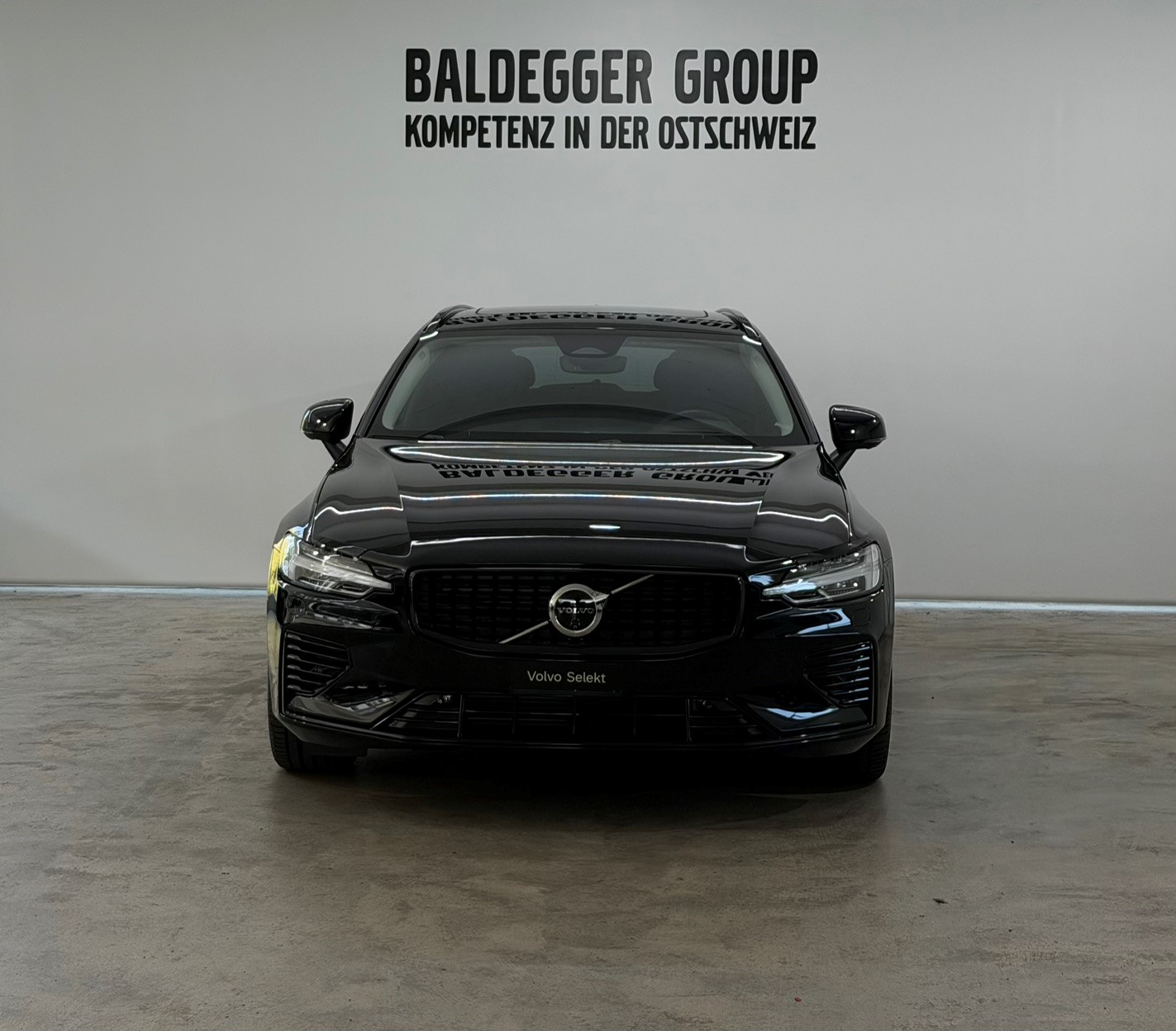 VOLVO V60 2.0 T8 TE Ultra Dark eAWD-image-8