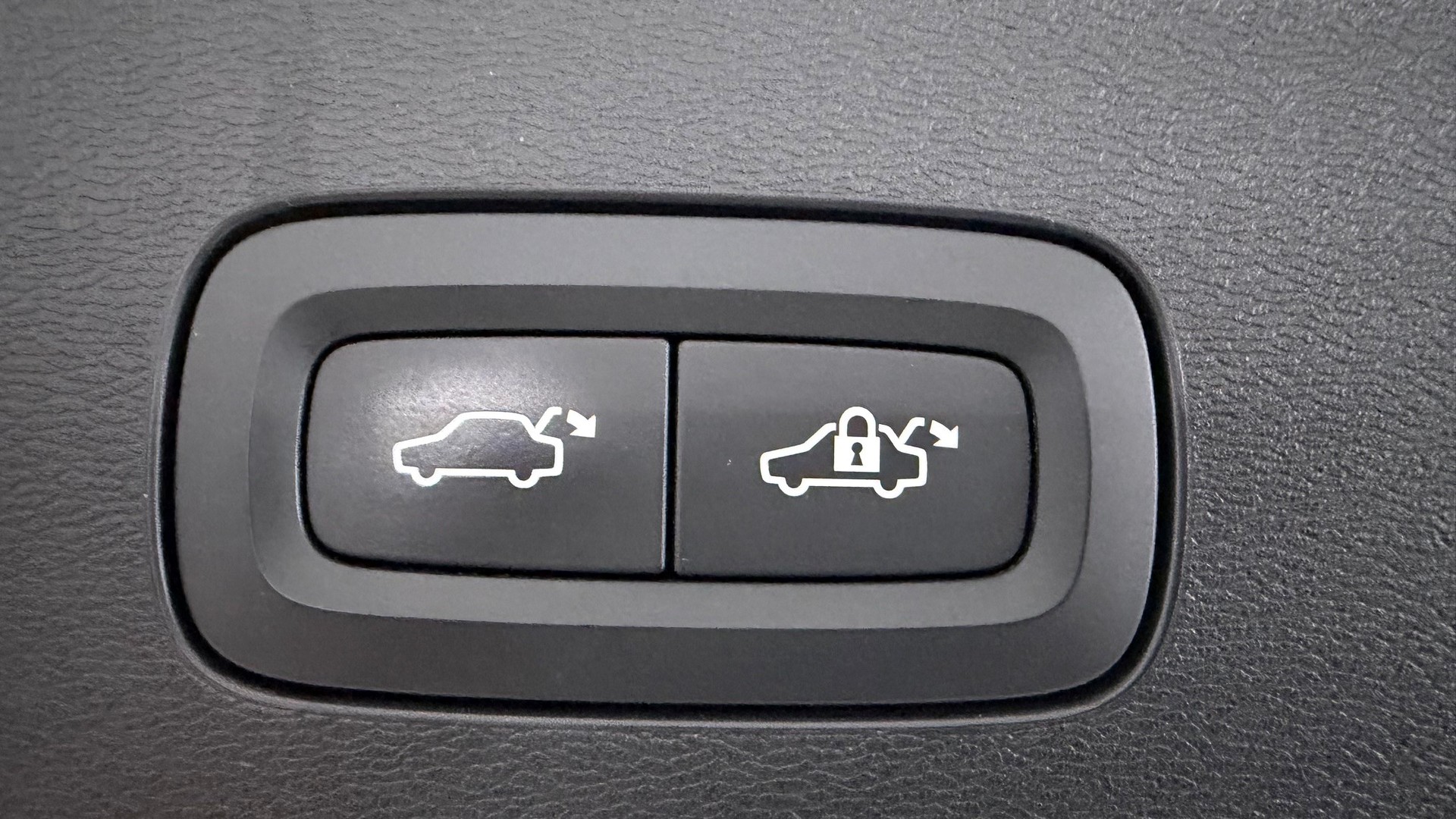 VOLVO V60 2.0 D4 Momentum-image-15
