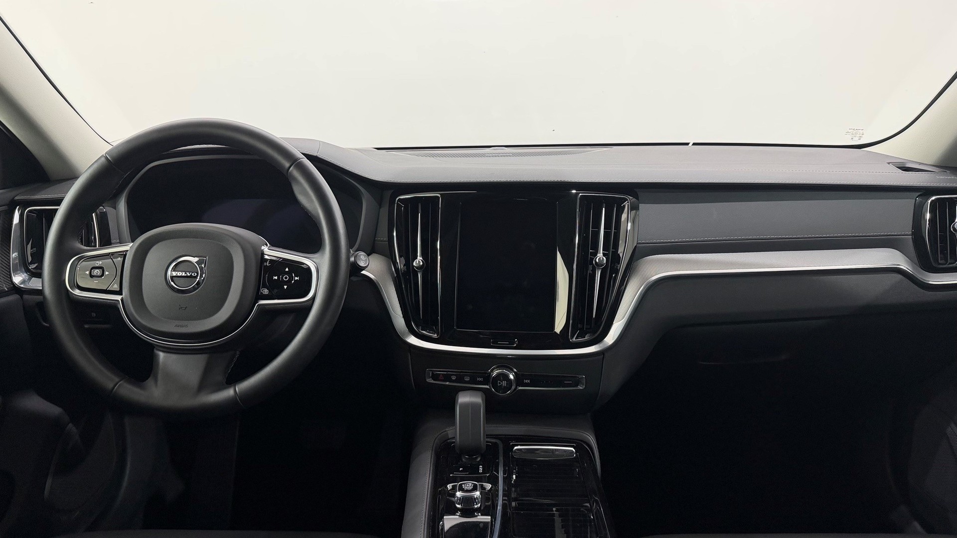 VOLVO V60 2.0 T8 TE Ultra Dark eAWD-image-5