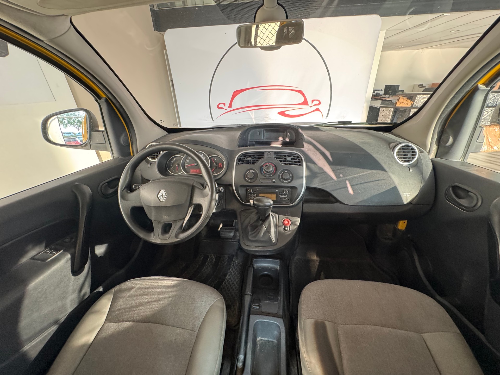 RENAULT Kangoo Medium TCe 115 Business A-image-26
